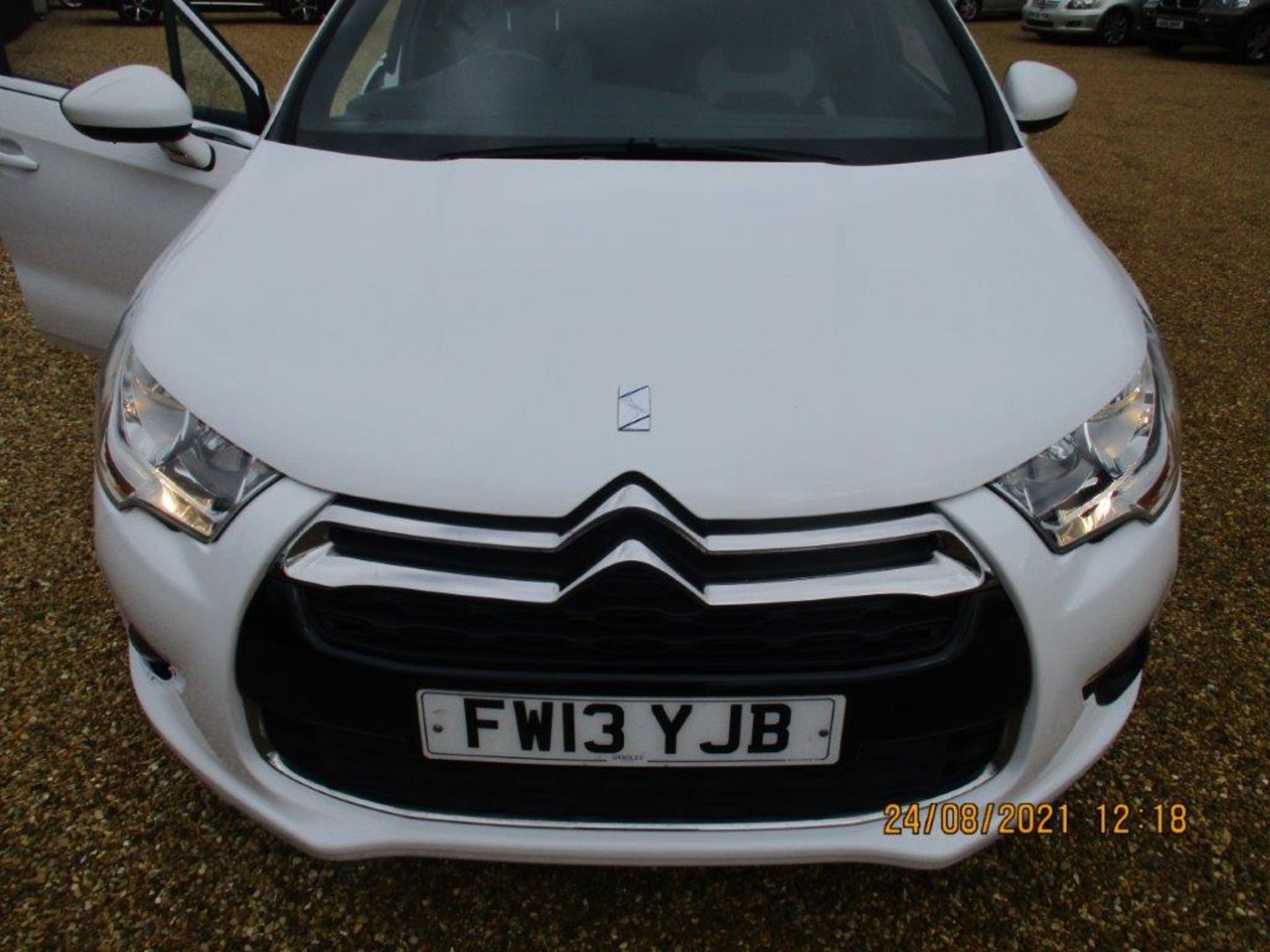 13 13 Citroen DS4 Style HDI 5dr - Image 6 of 21
