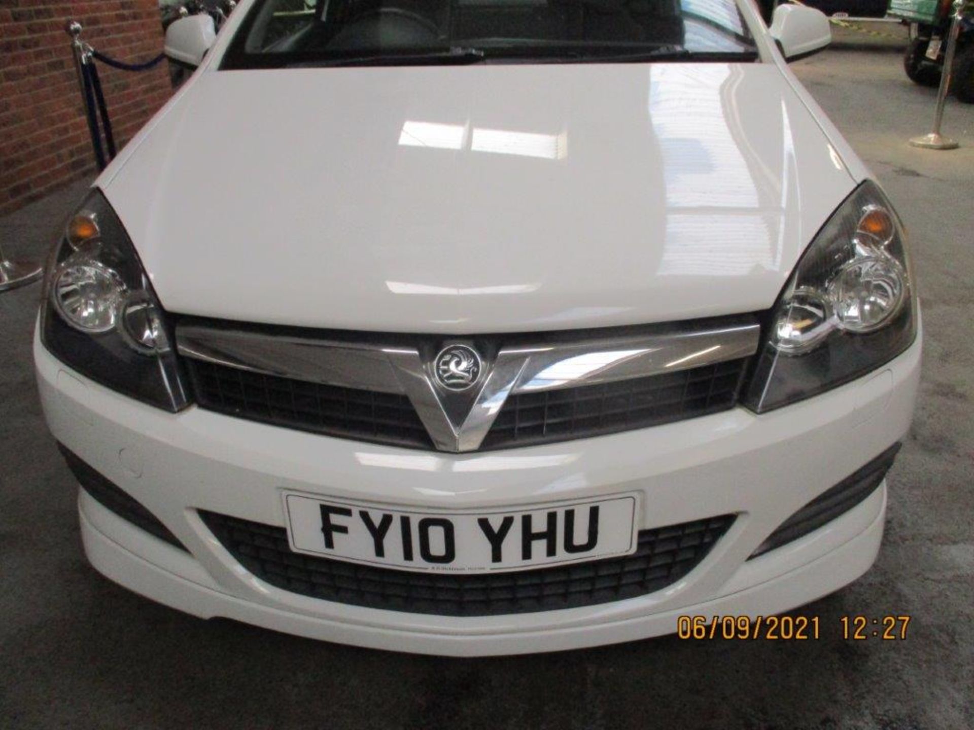 10 10 Vauxhall Astra Sport - Image 11 of 17