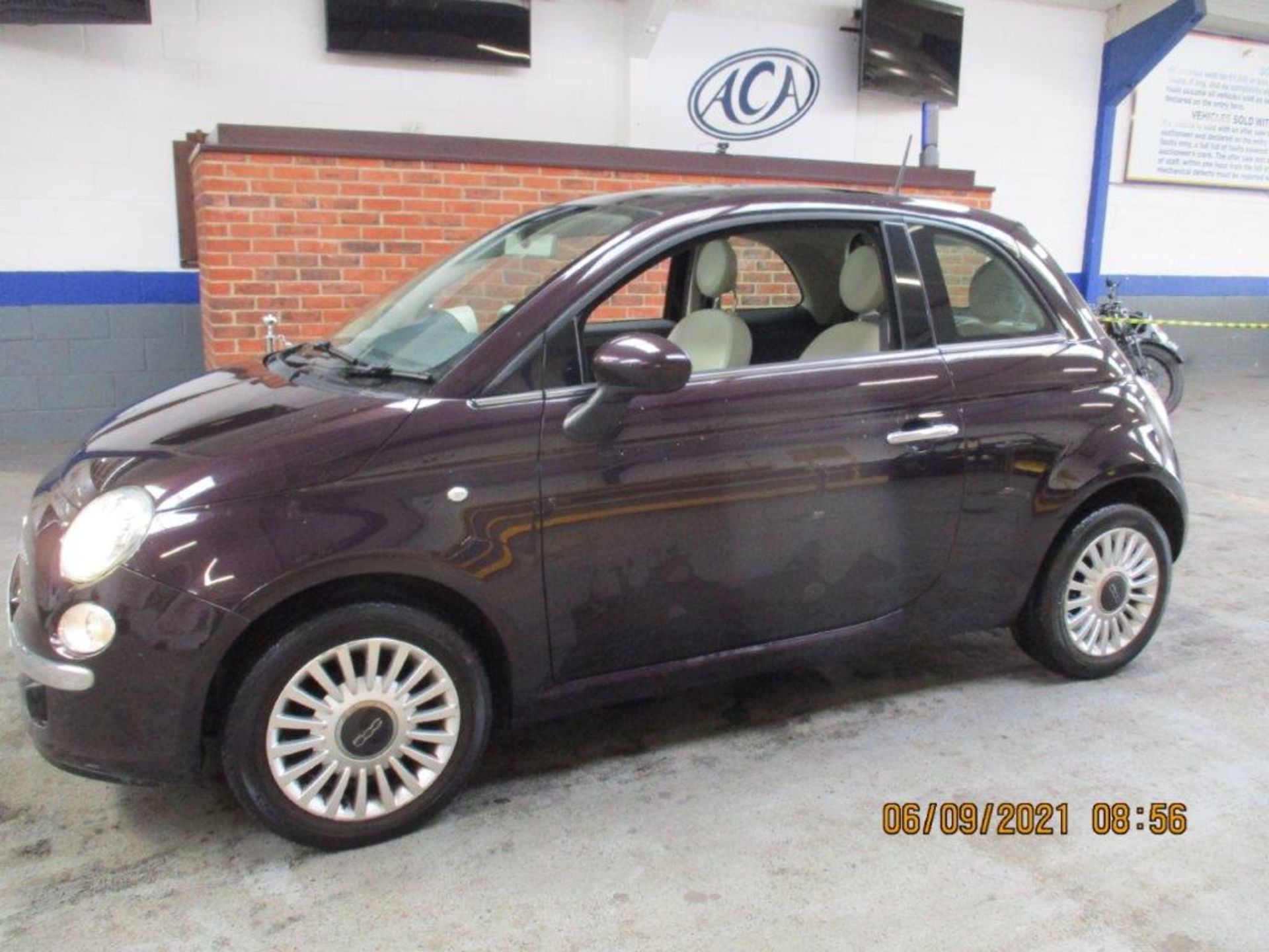 13 13 Fiat 500 Lounge RHD