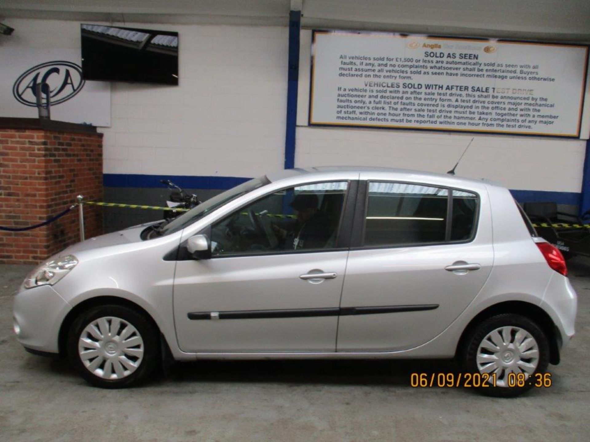 11 11 Renault Clio Expression DCi - Image 2 of 20