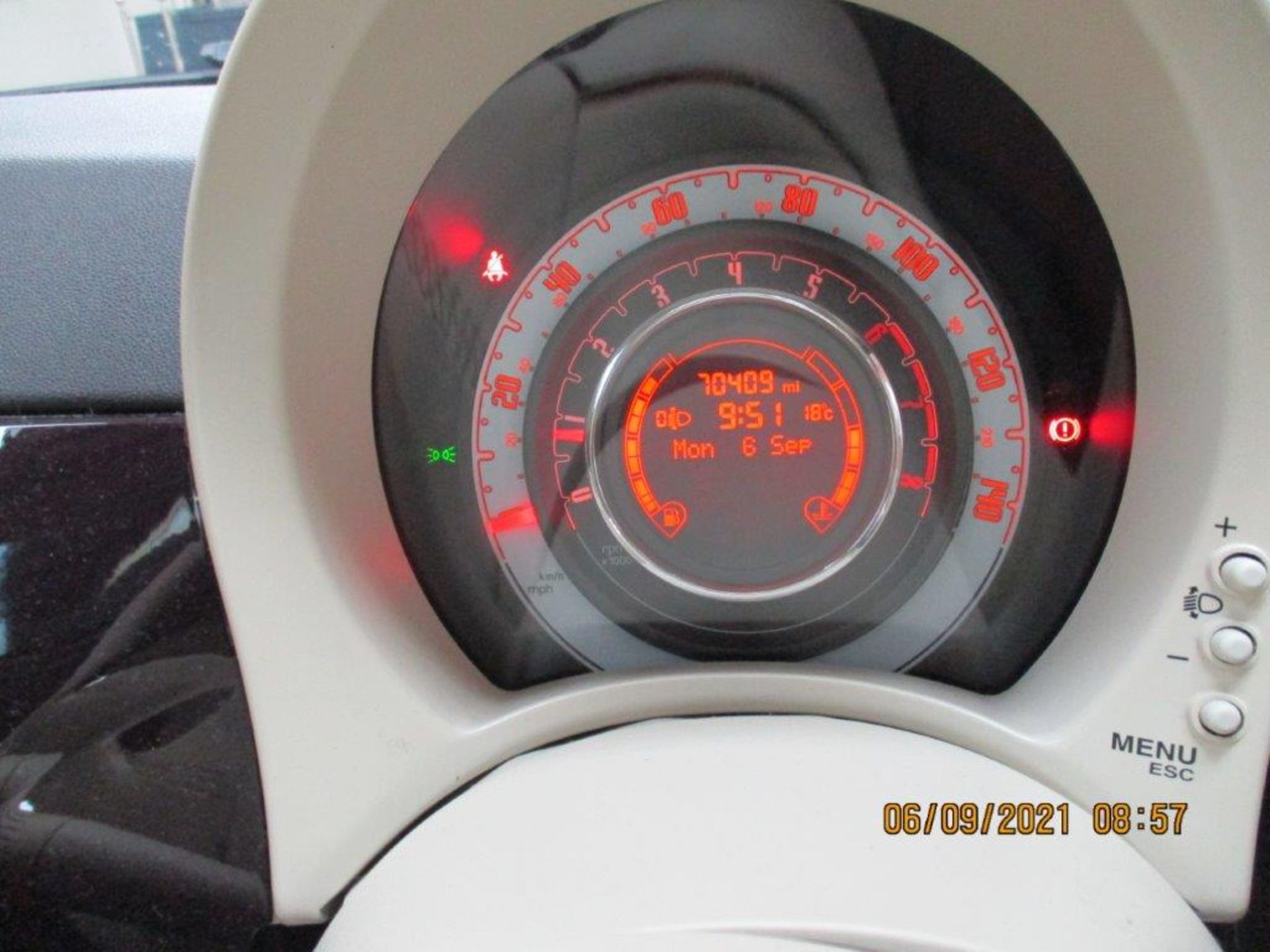 13 13 Fiat 500 Lounge RHD - Image 18 of 22