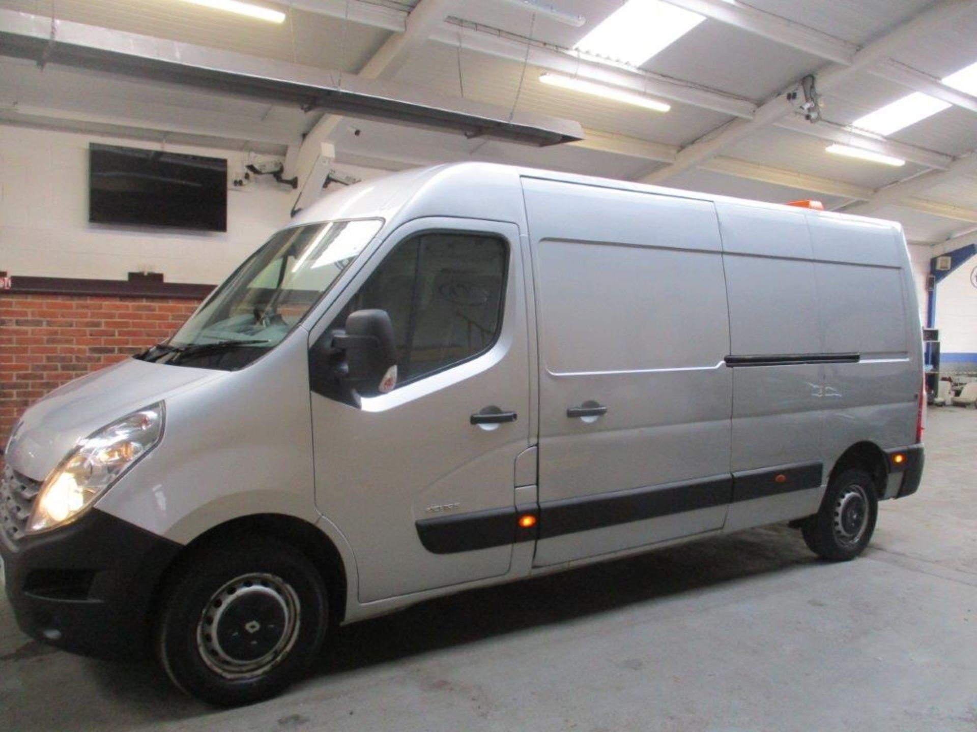 13 13 Renault Master LM35 DCI 125