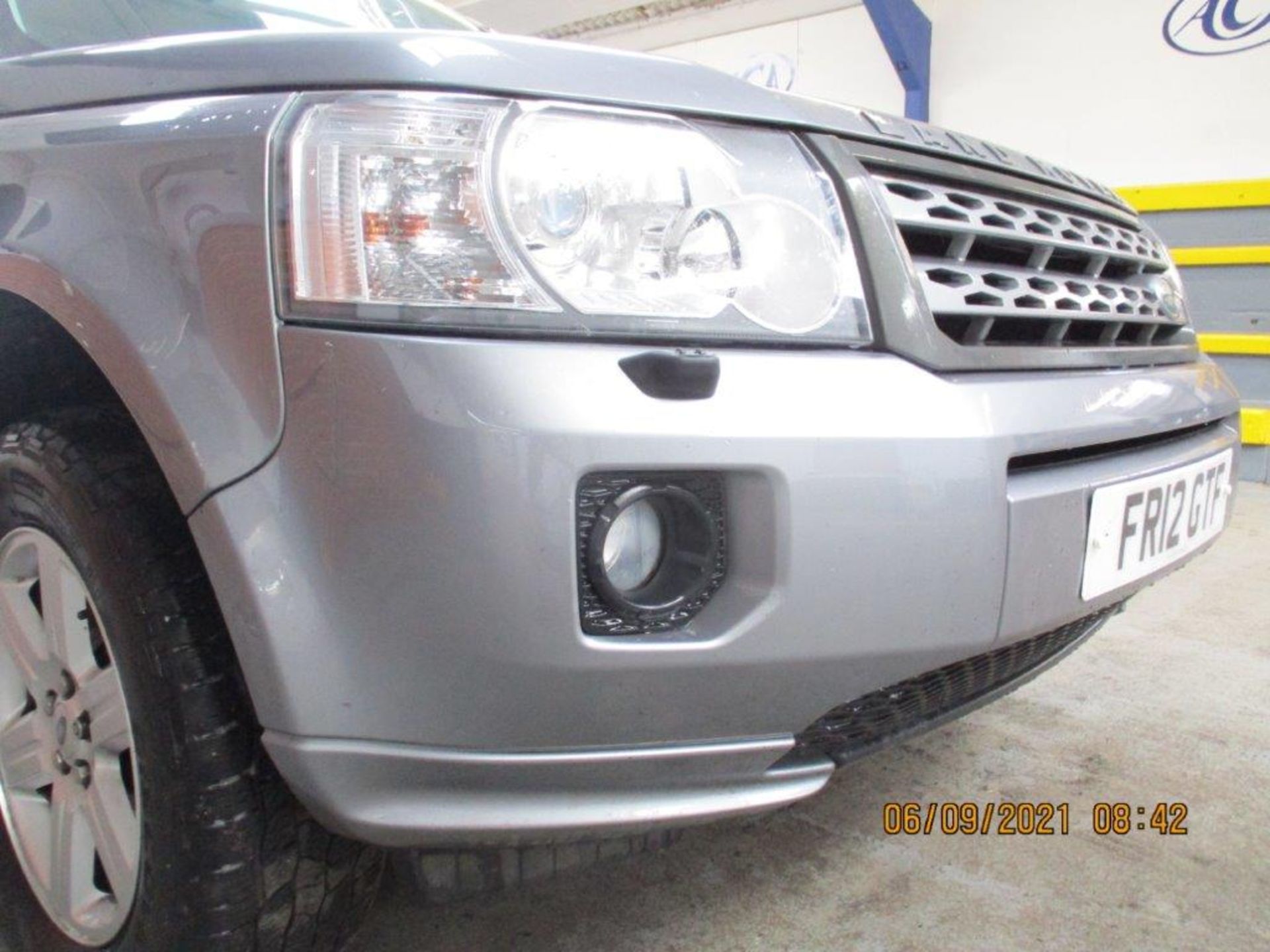 12 12 Land Rover Freelander GS TD4 - Image 5 of 20