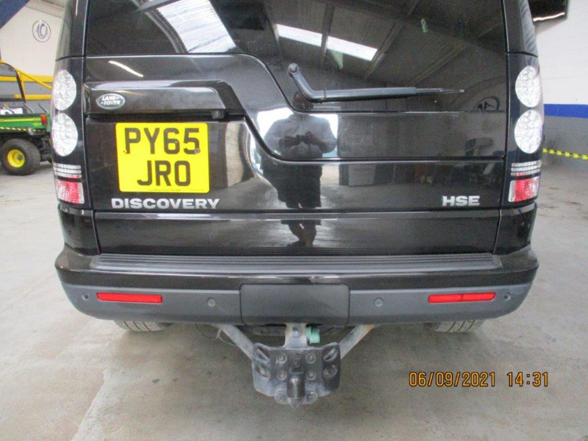 65 16 L/Rover Discovery HSE SDV6 - Image 3 of 30
