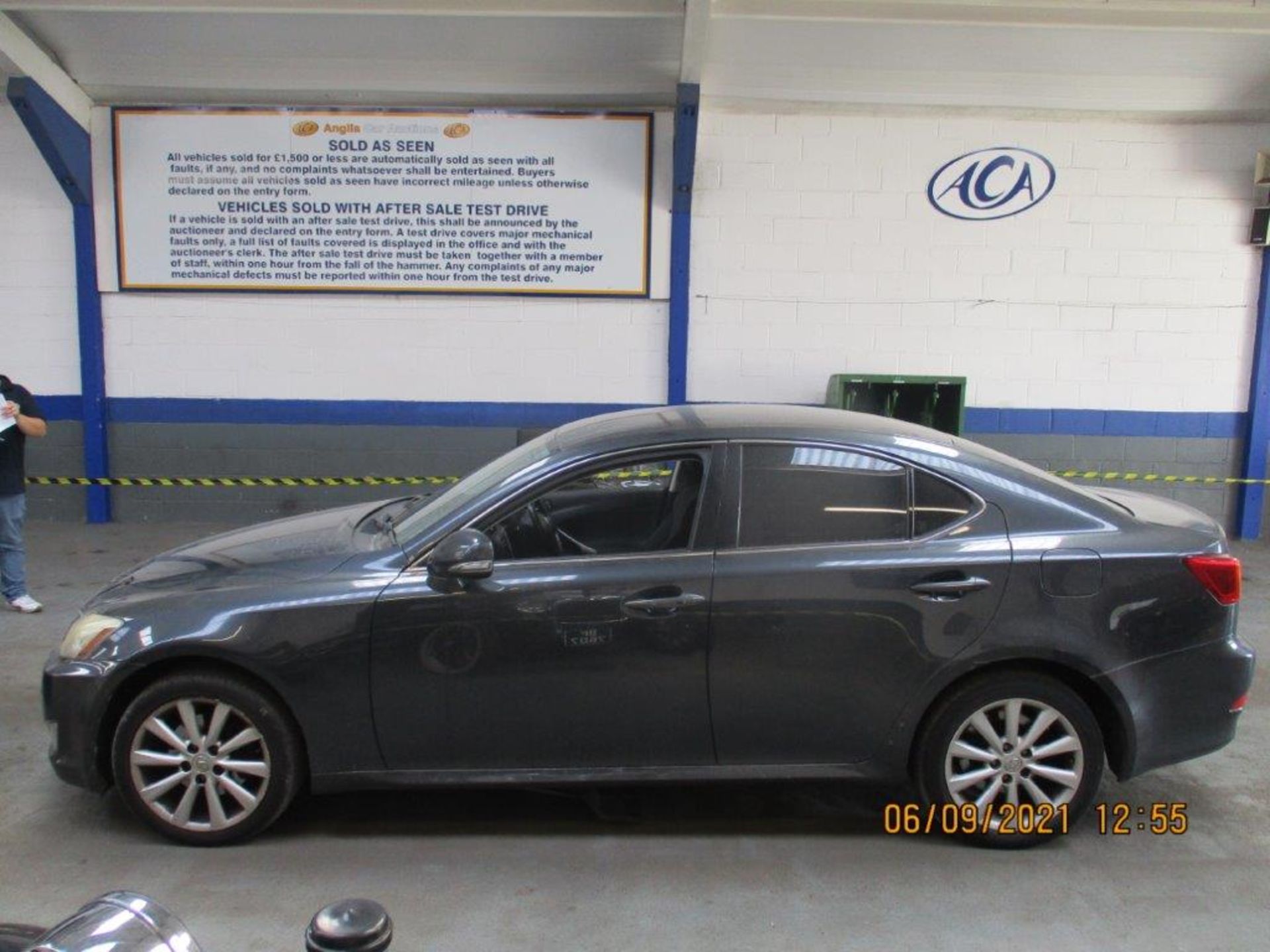 59 09 Lexus iS 220d SE - Image 2 of 18