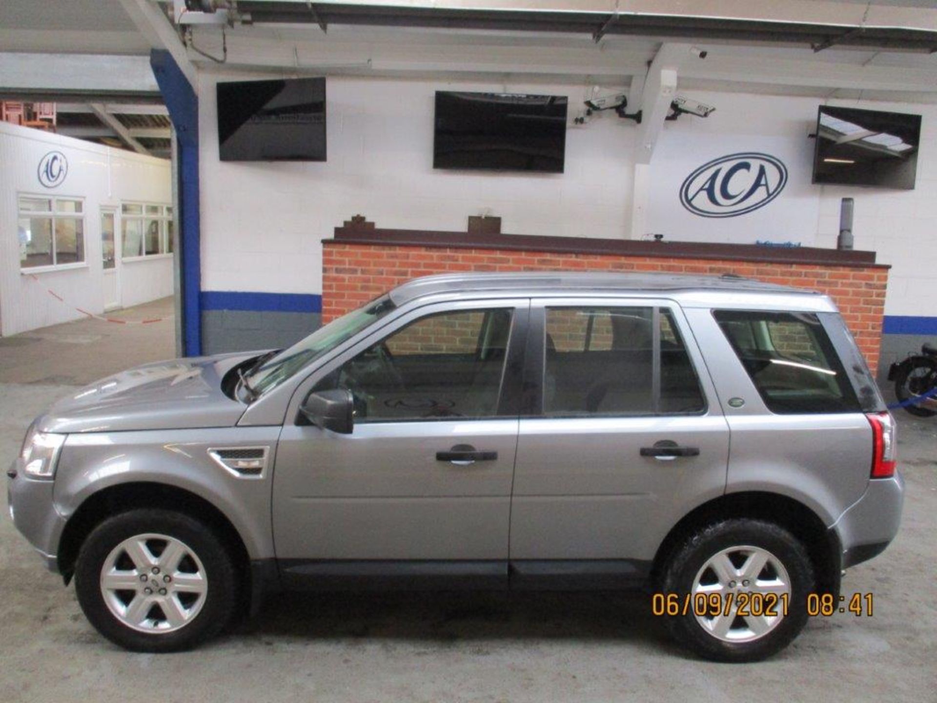 12 12 Land Rover Freelander GS TD4 - Image 2 of 20