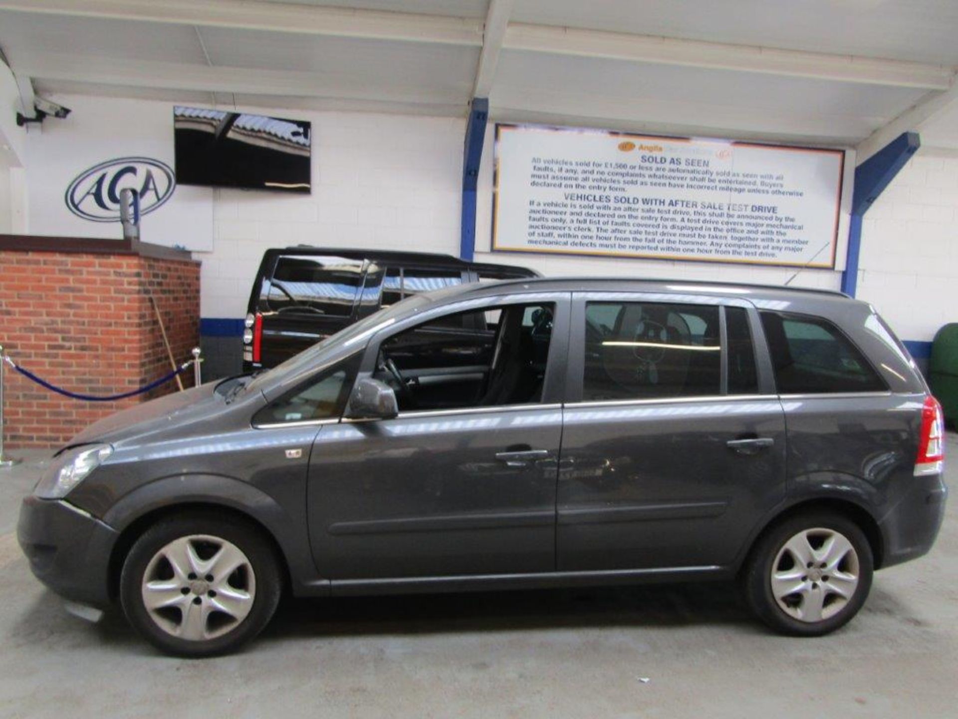 61 11 Vauxhall Zafira Exclusiv - Image 2 of 19