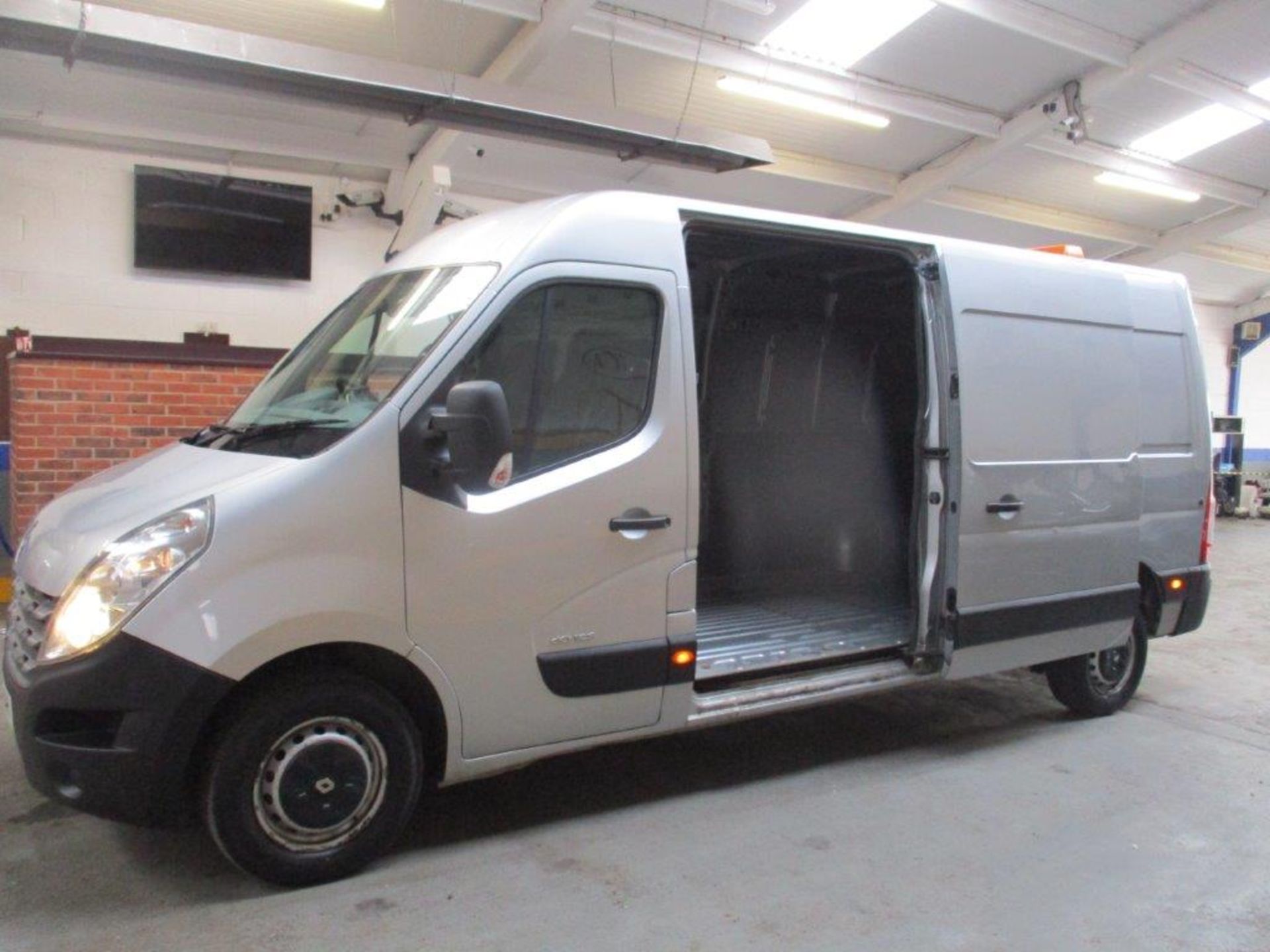 13 13 Renault Master LM35 DCI 125 - Image 2 of 28