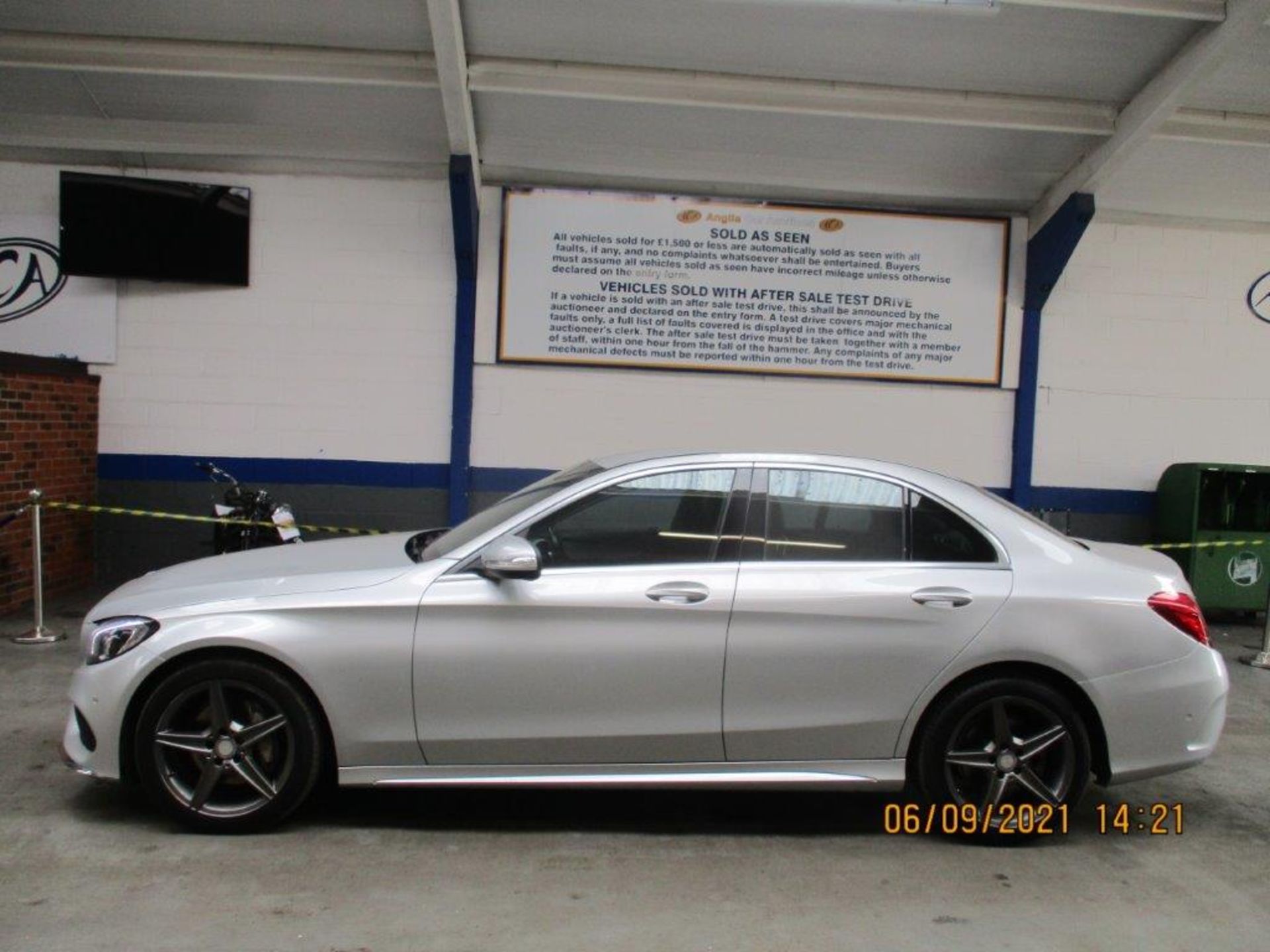 64 15 Merc. C220 AMG Line Bluetec - Image 2 of 23