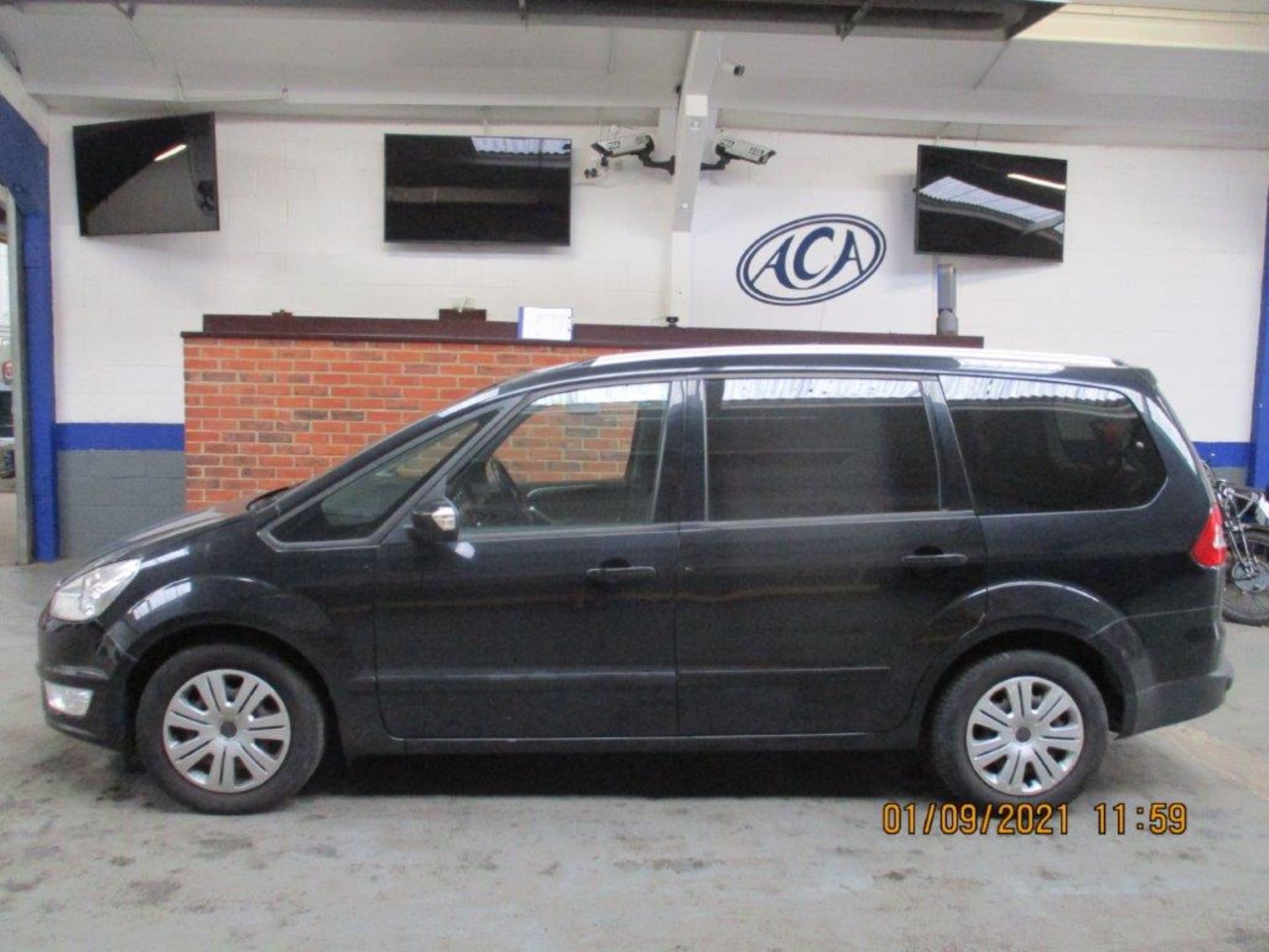 14 14 Ford Galaxy Zetec TDCi - Image 2 of 17