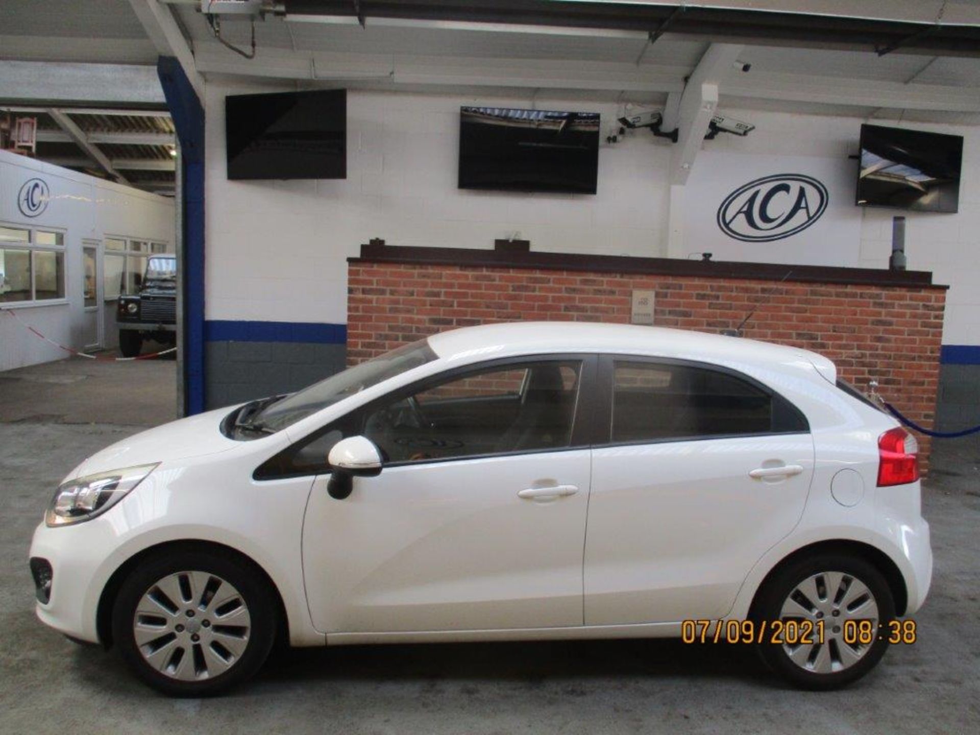 12 12 Kia Rio 2 - Image 2 of 22