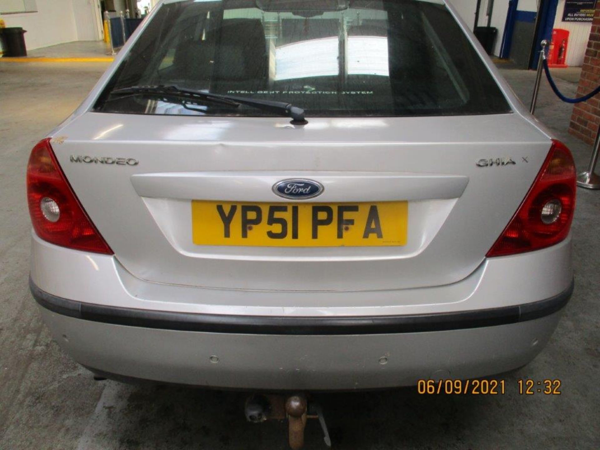 51 01 Ford Mondeo Ghia X - Image 2 of 14