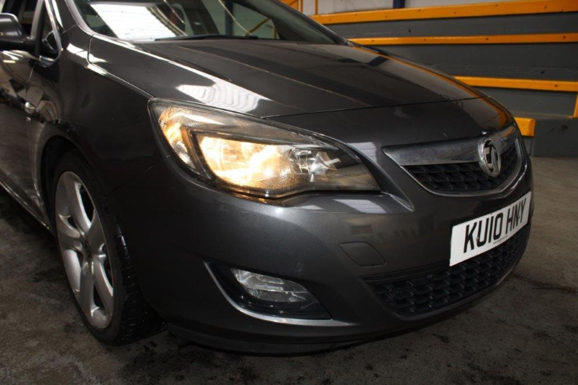 10 10 Vauxhall Astra SRI CDTI 157 - Image 23 of 29