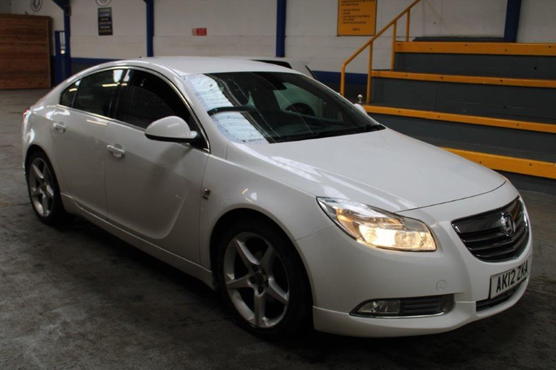 12 12 Vauxhall Insignia SRI Nav VX - Image 15 of 27