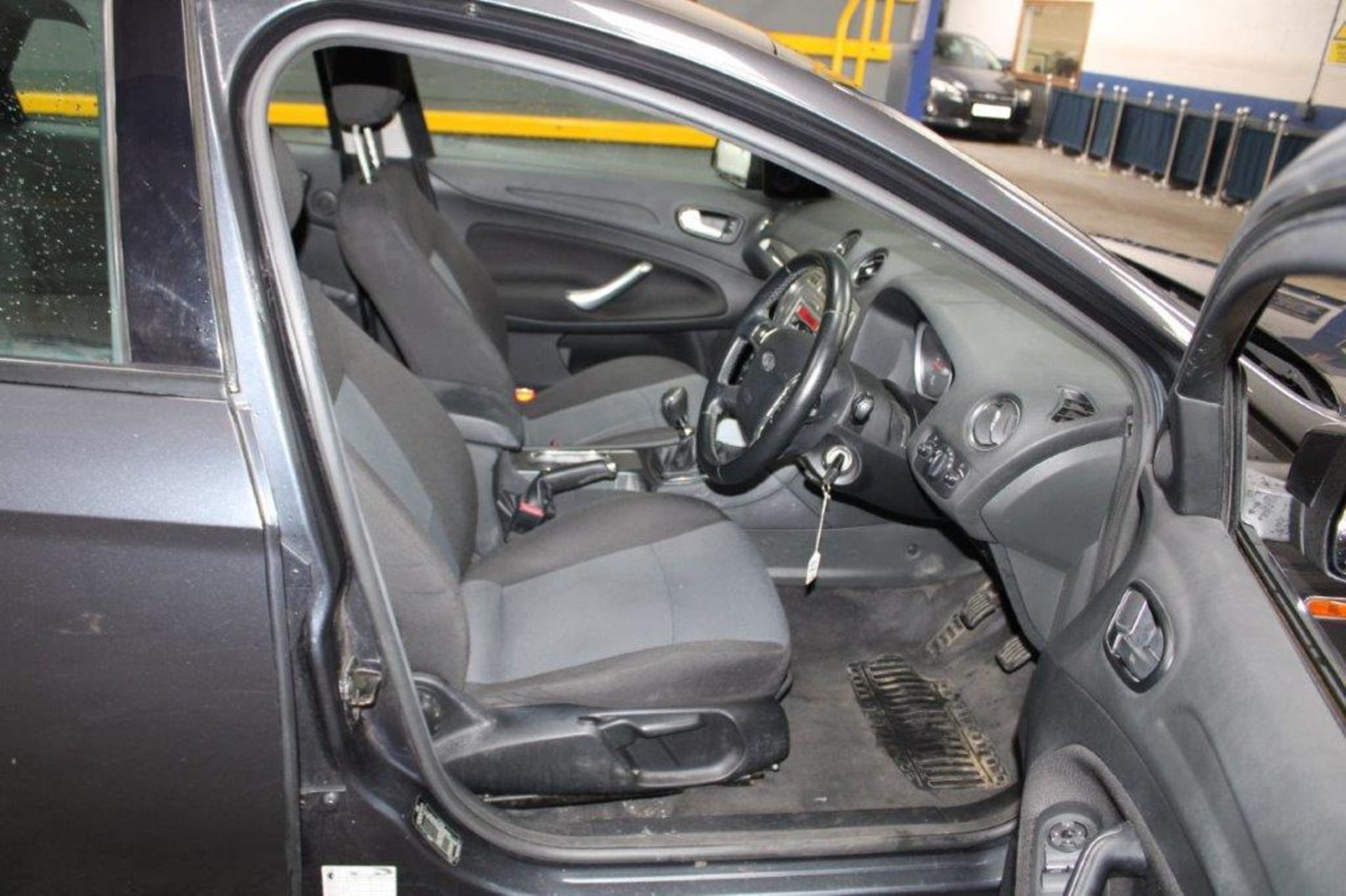 09 09 Ford Mondeo Edge TDCI 140 - Image 16 of 24