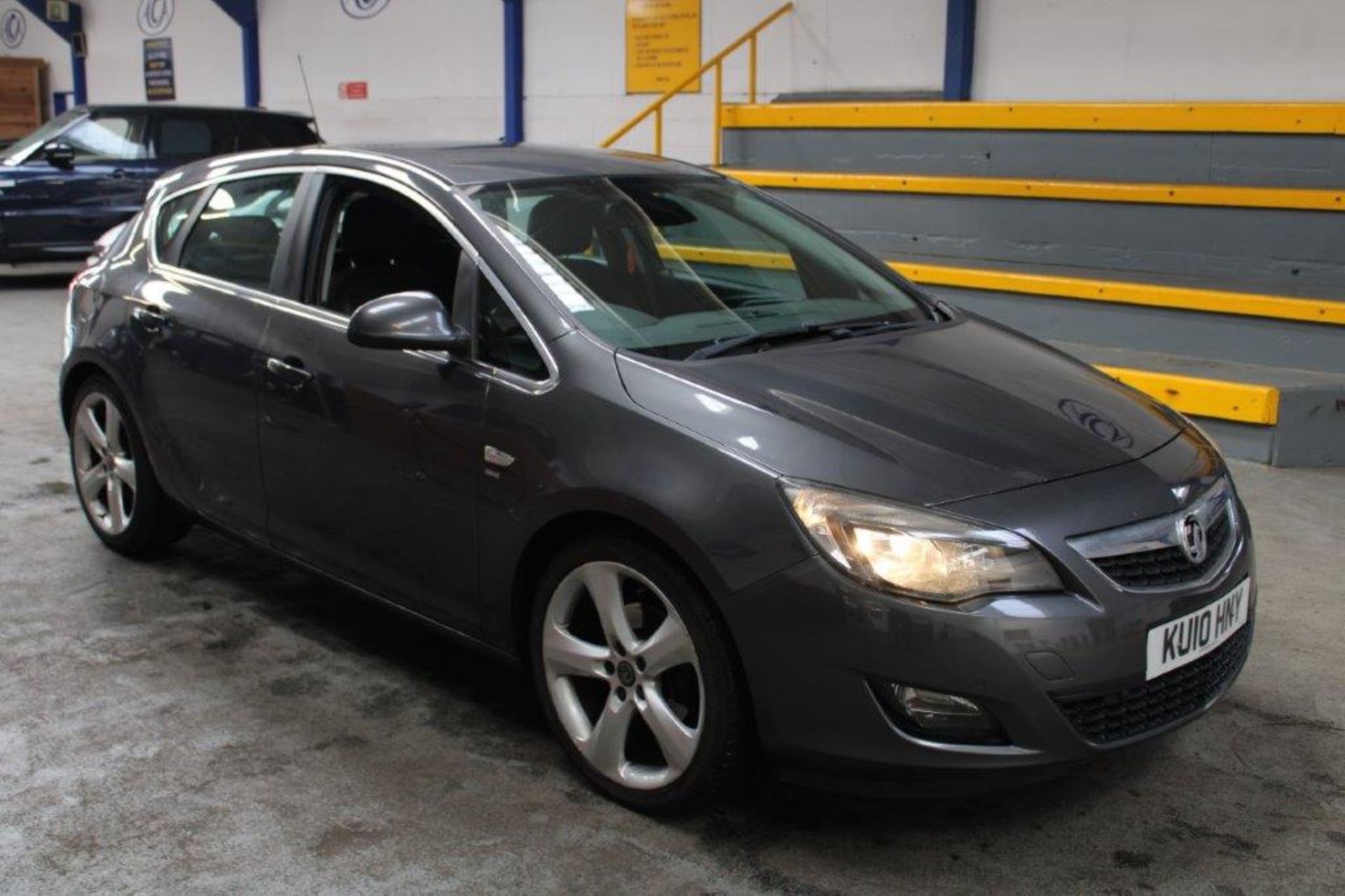 10 10 Vauxhall Astra SRI CDTI 157 - Image 13 of 29