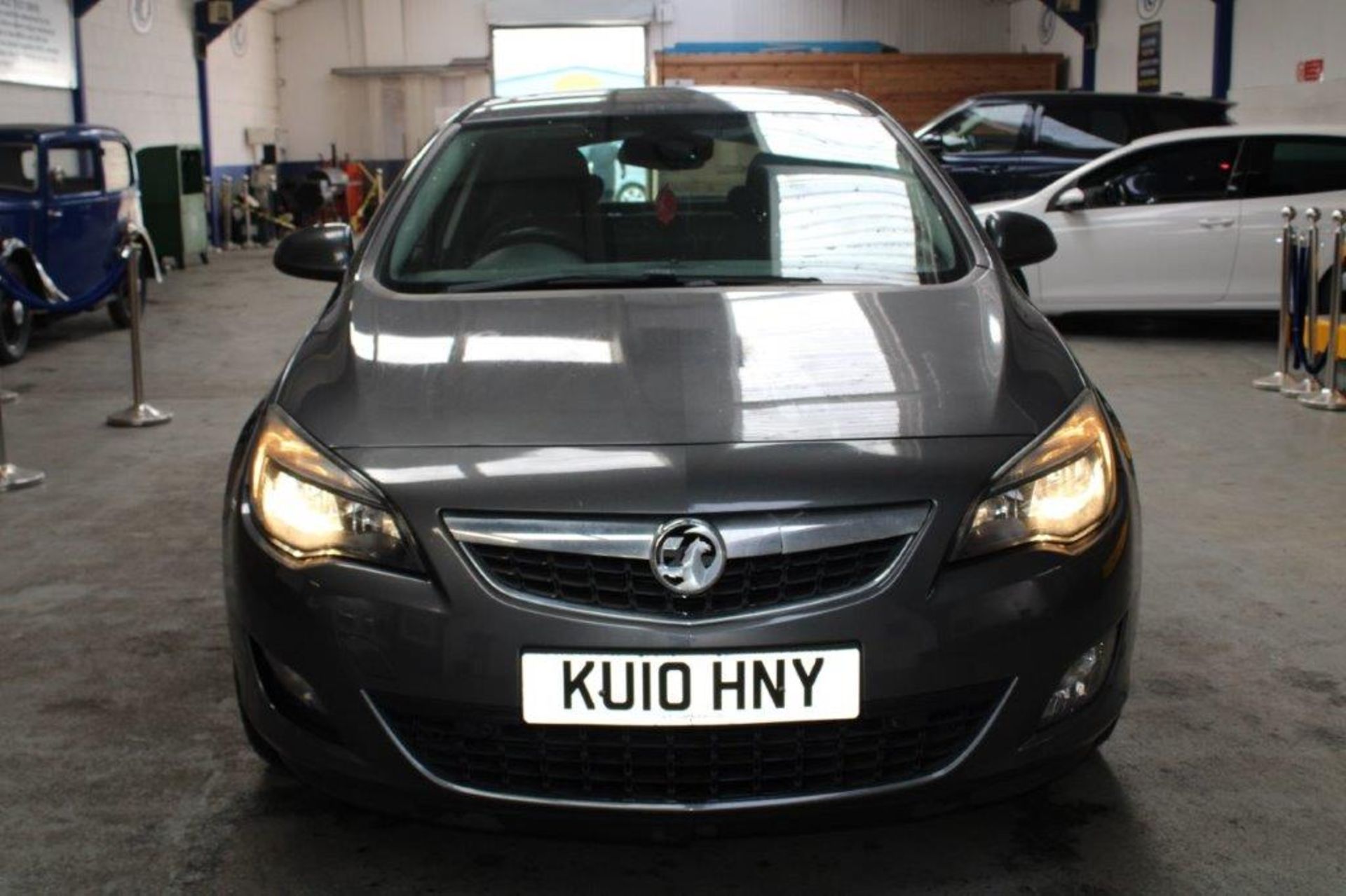 10 10 Vauxhall Astra SRI CDTI 157 - Image 17 of 29