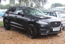 16 16 Jaguar F-Pace Prestige AWD