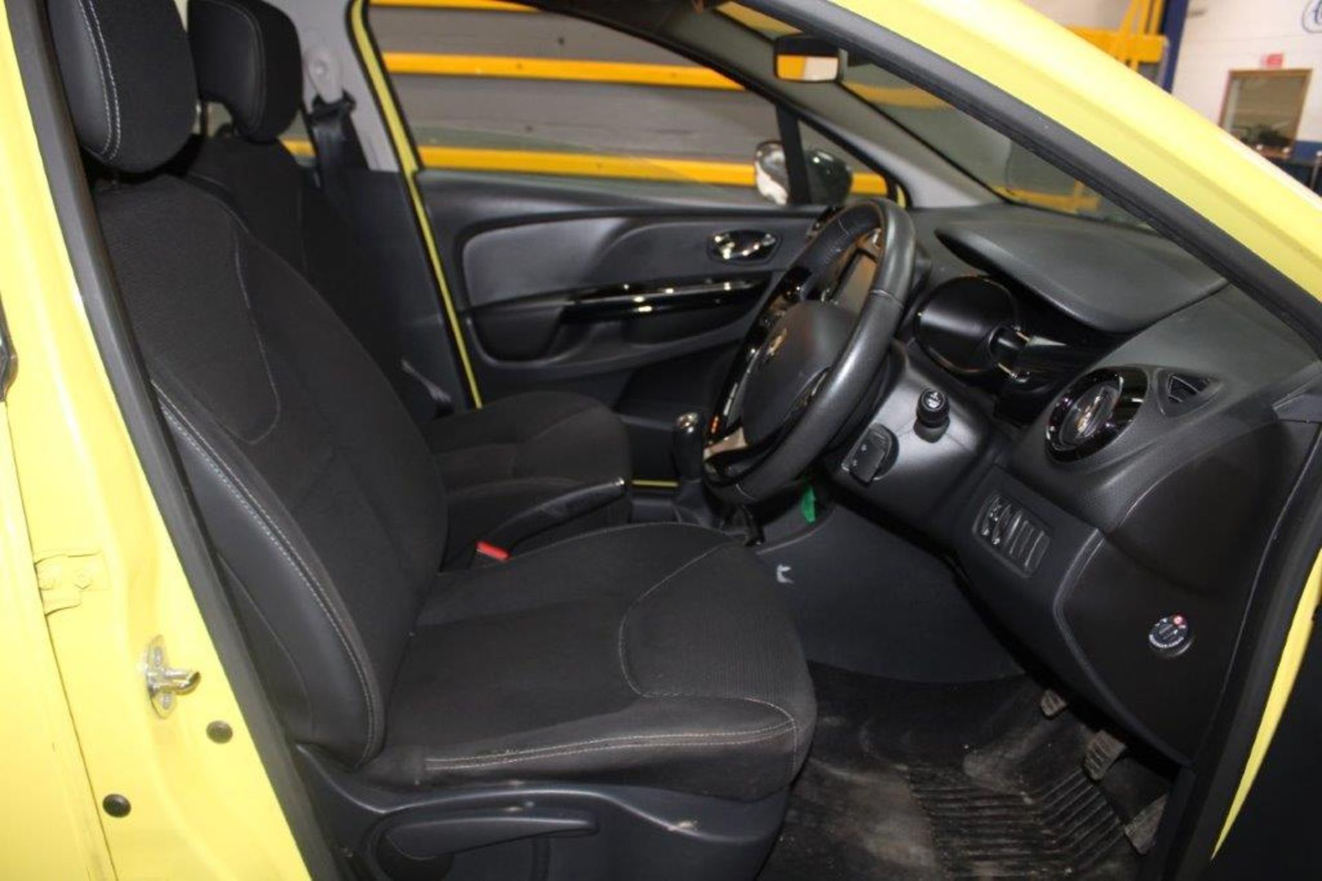 63 13 Renault Clio Dynamique - Image 6 of 30