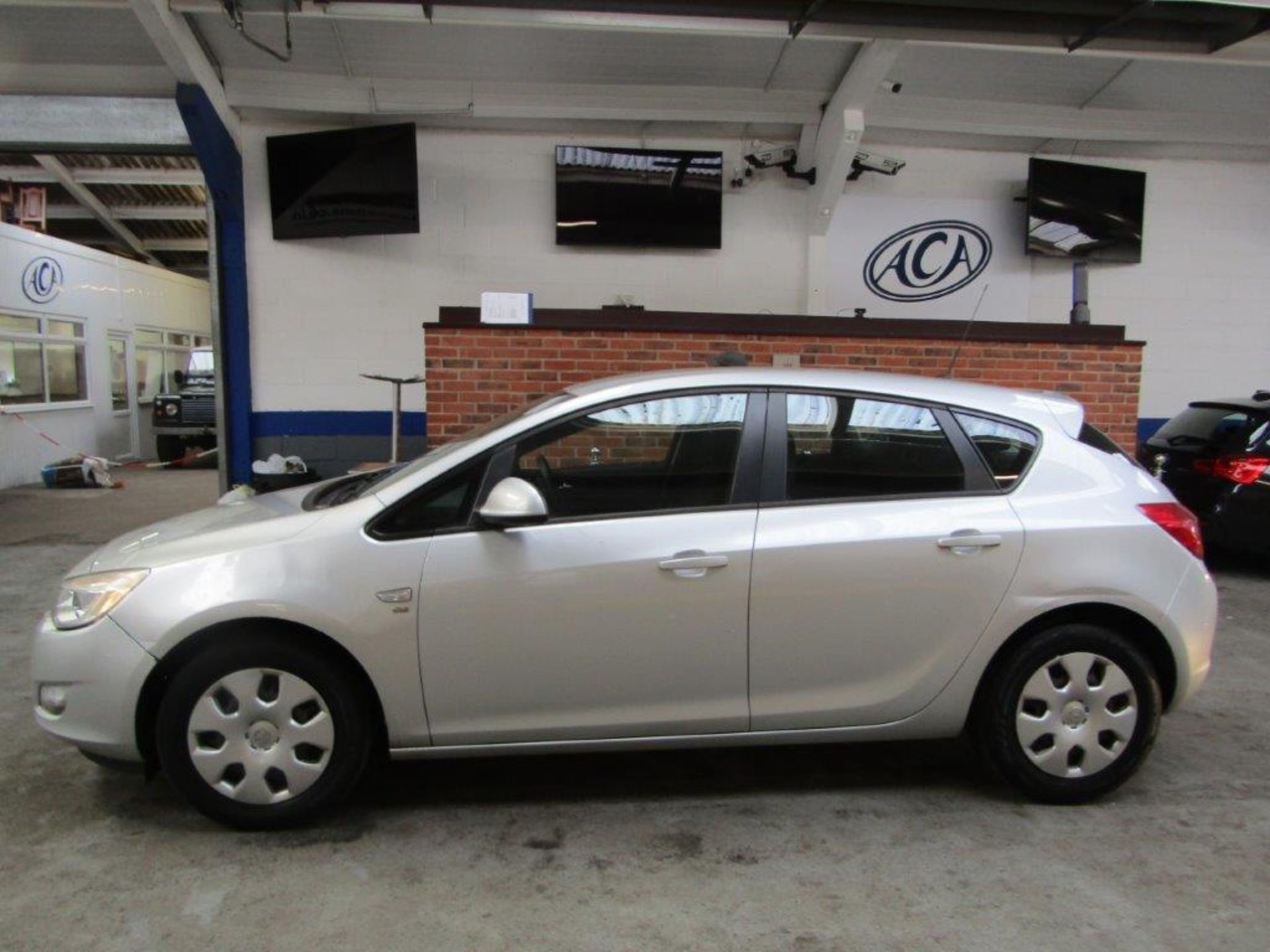 12 12 Vauxhall Astra Exl CDTI - Image 2 of 21