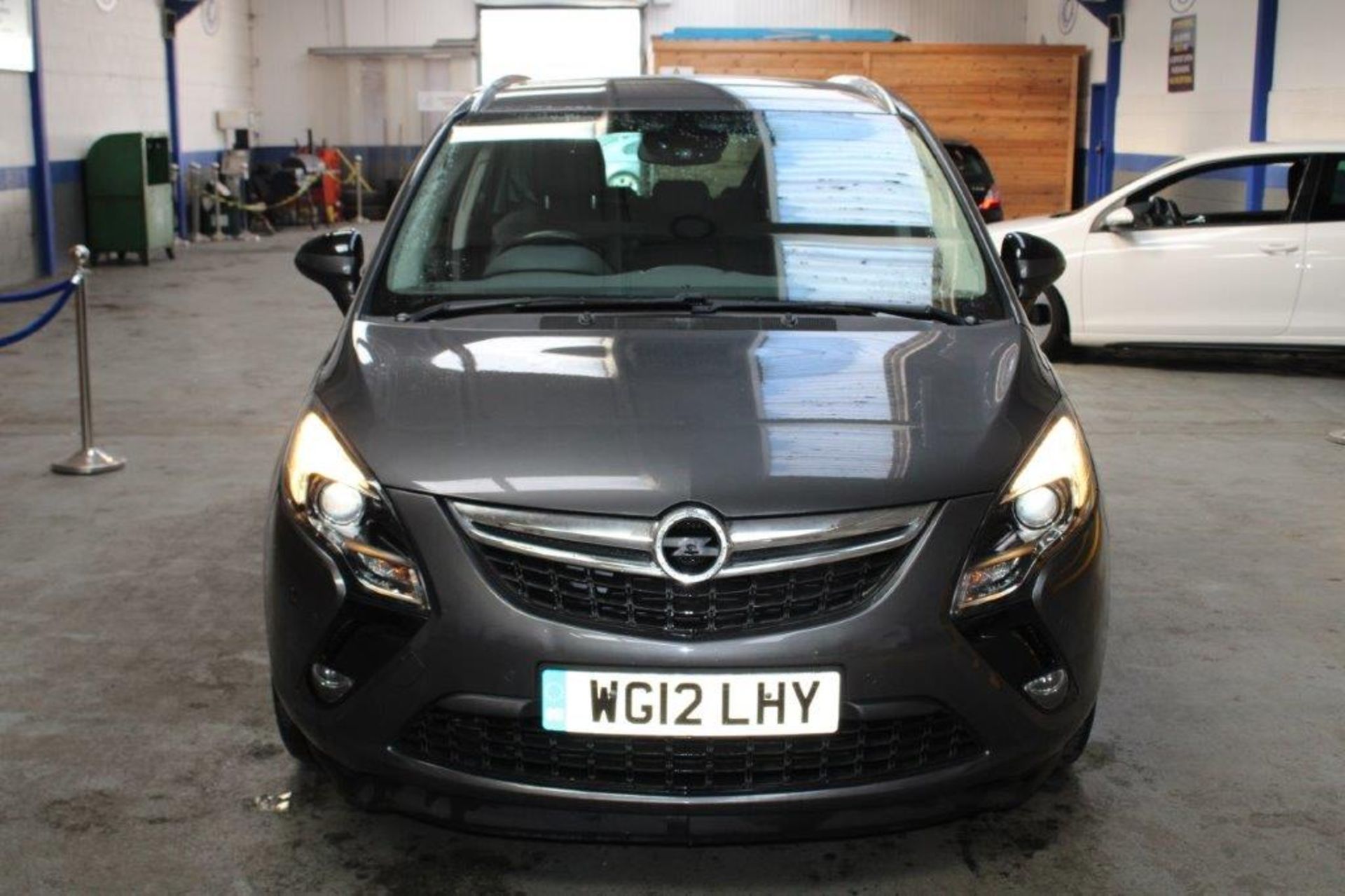 12 12 Vauxhall Zafira Tourer SE T - Image 14 of 28