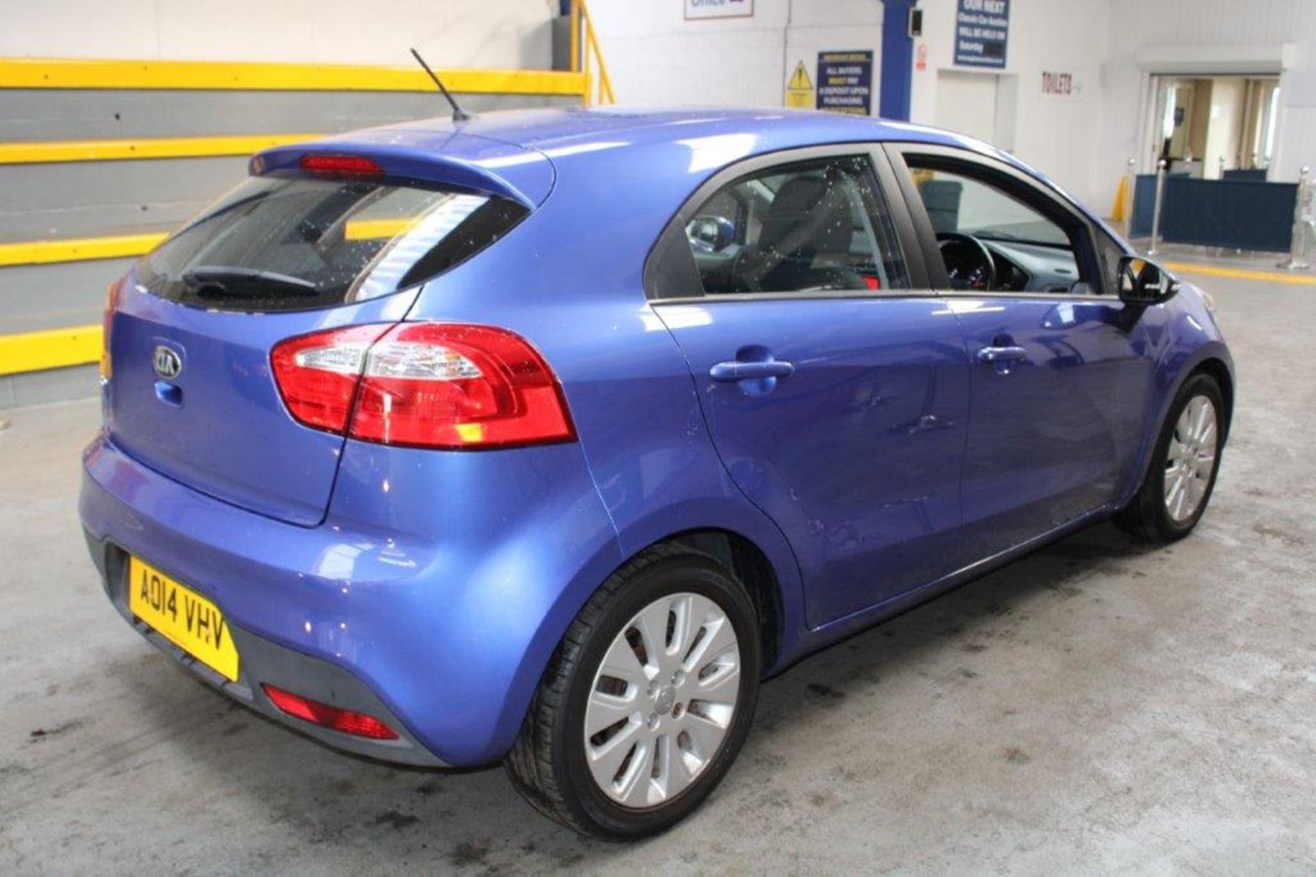 14 14 Kia Rio 2 - Image 4 of 23