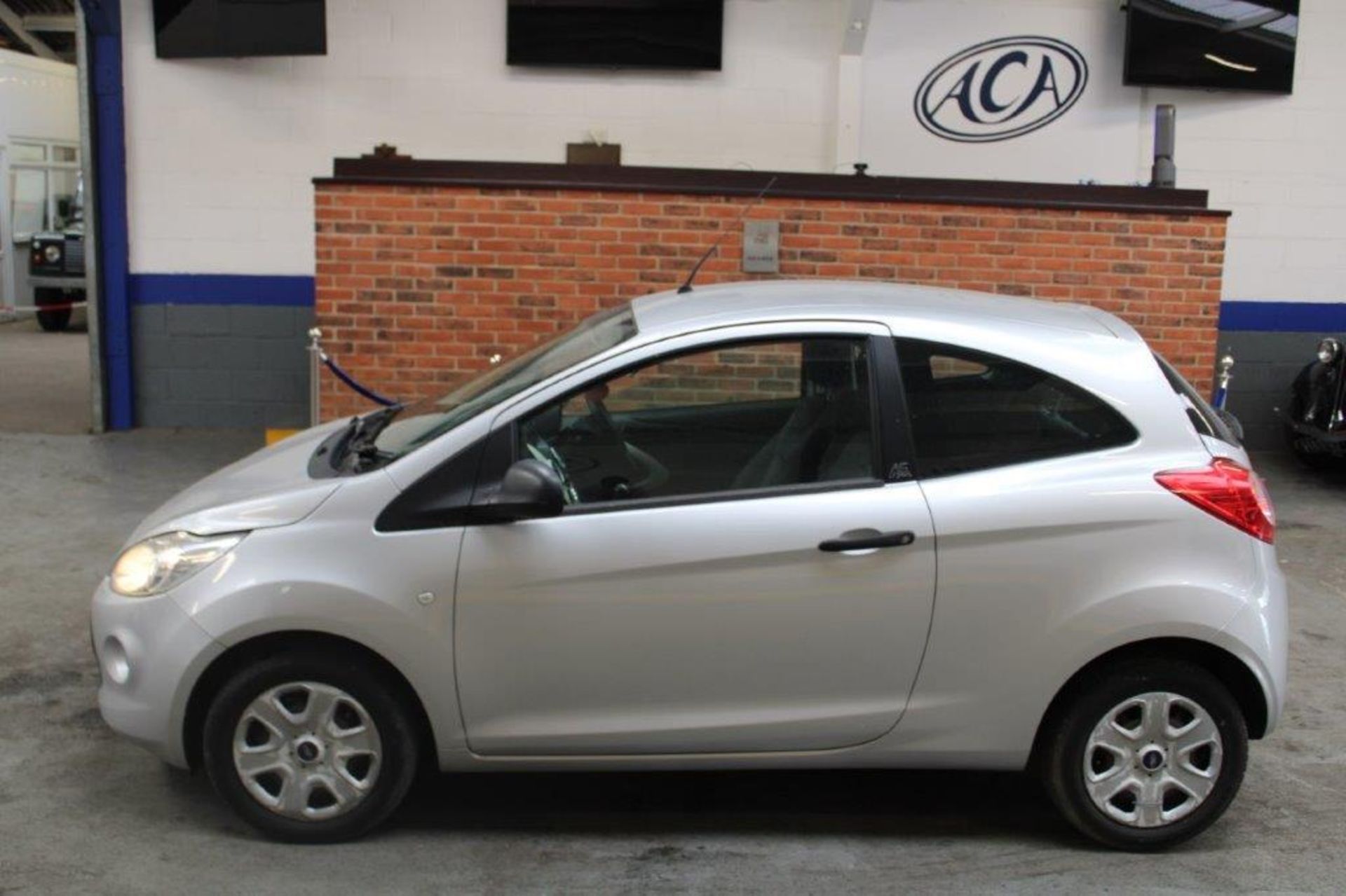 13 13 Ford KA Studio - Image 2 of 24