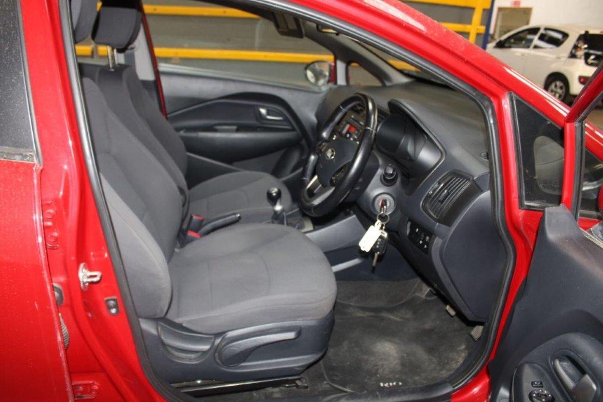 63 13 Kia Rio 2 - Image 14 of 27