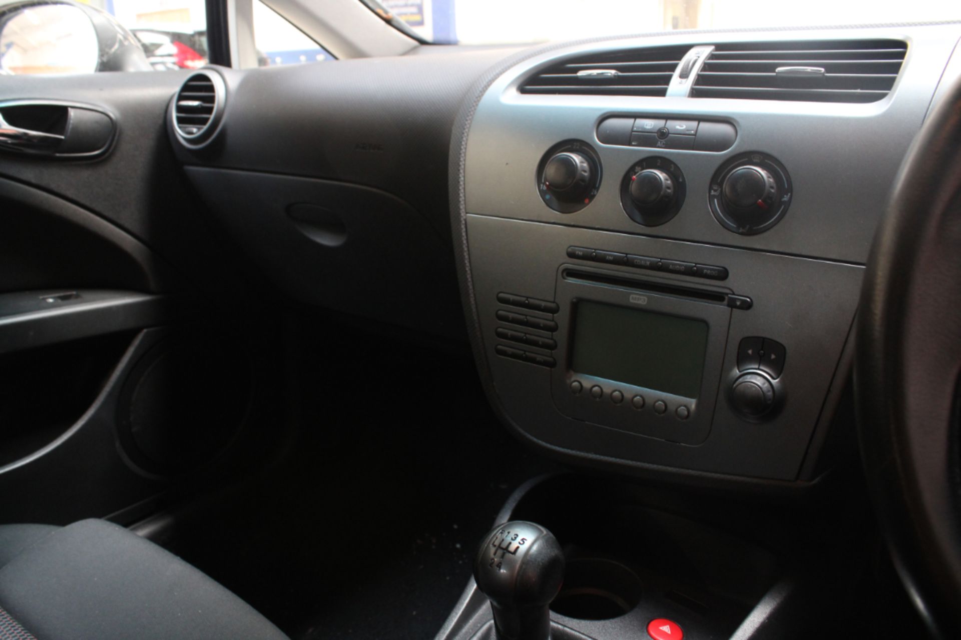 57 07 Seat Leon Sport TDI 105 - Image 15 of 24