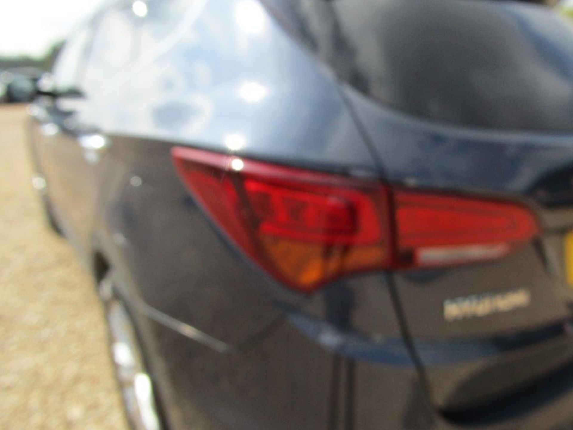 17 17 Hyundai Santa Fe Prem Blue - Image 32 of 35