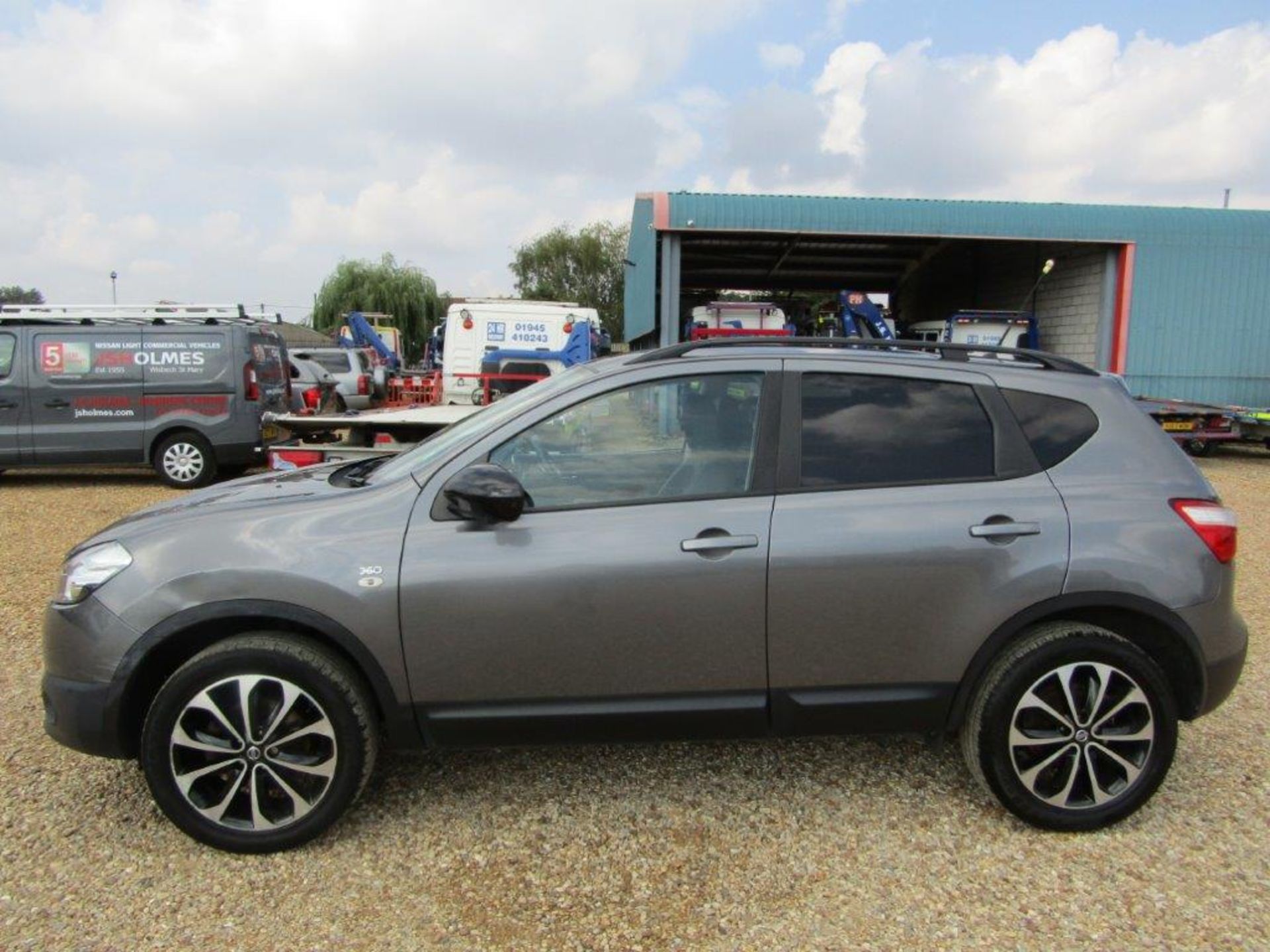 13 13 Nissan Qashqai 360 iS DCi - Image 2 of 27