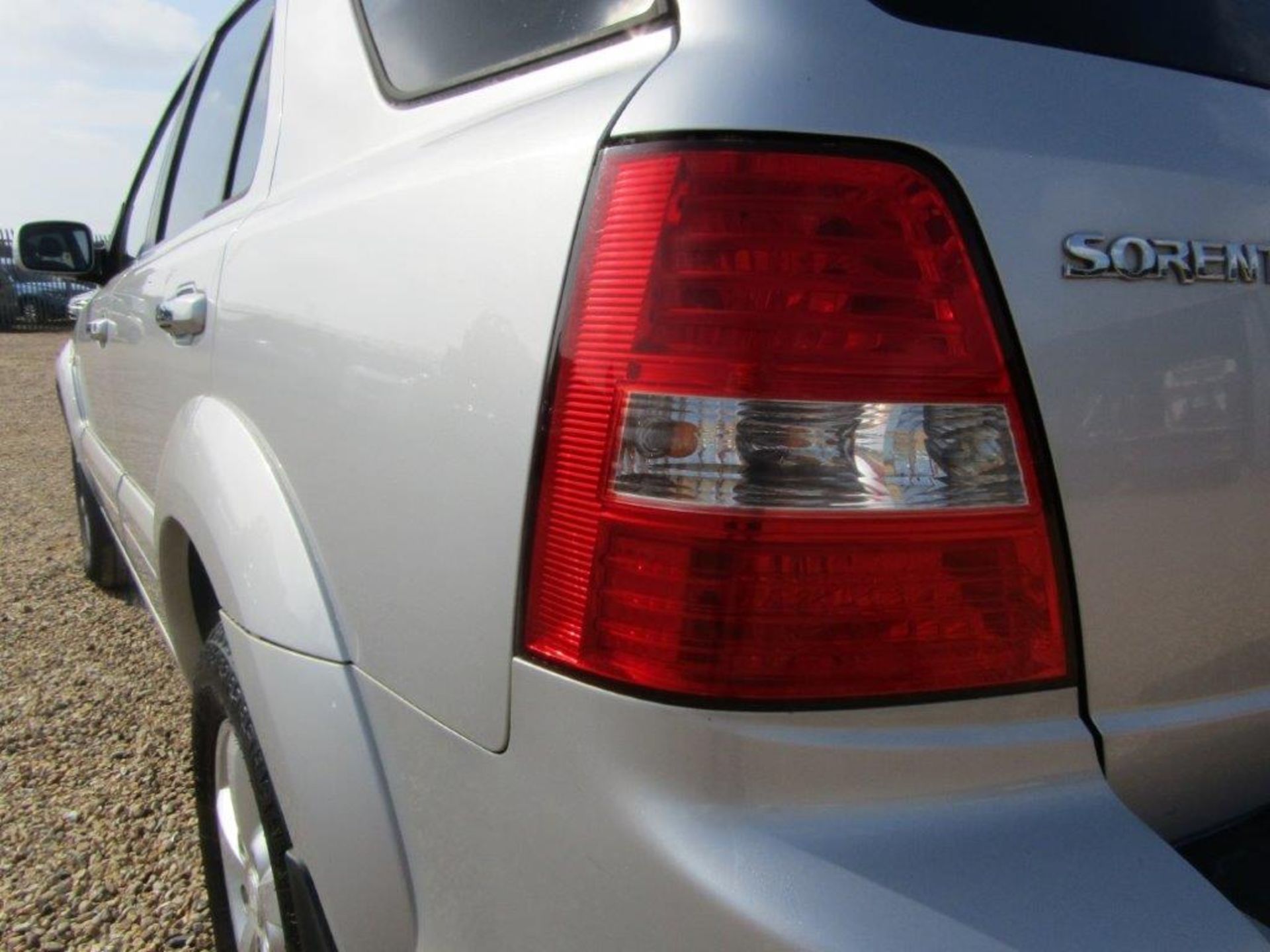 59 09 Kia Sorento XS - Image 15 of 24