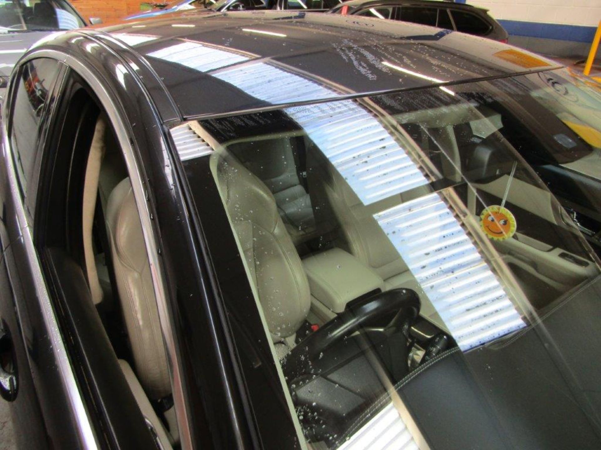 11 11 Jaguar XF S Portfolio V6 Auto - Image 17 of 21