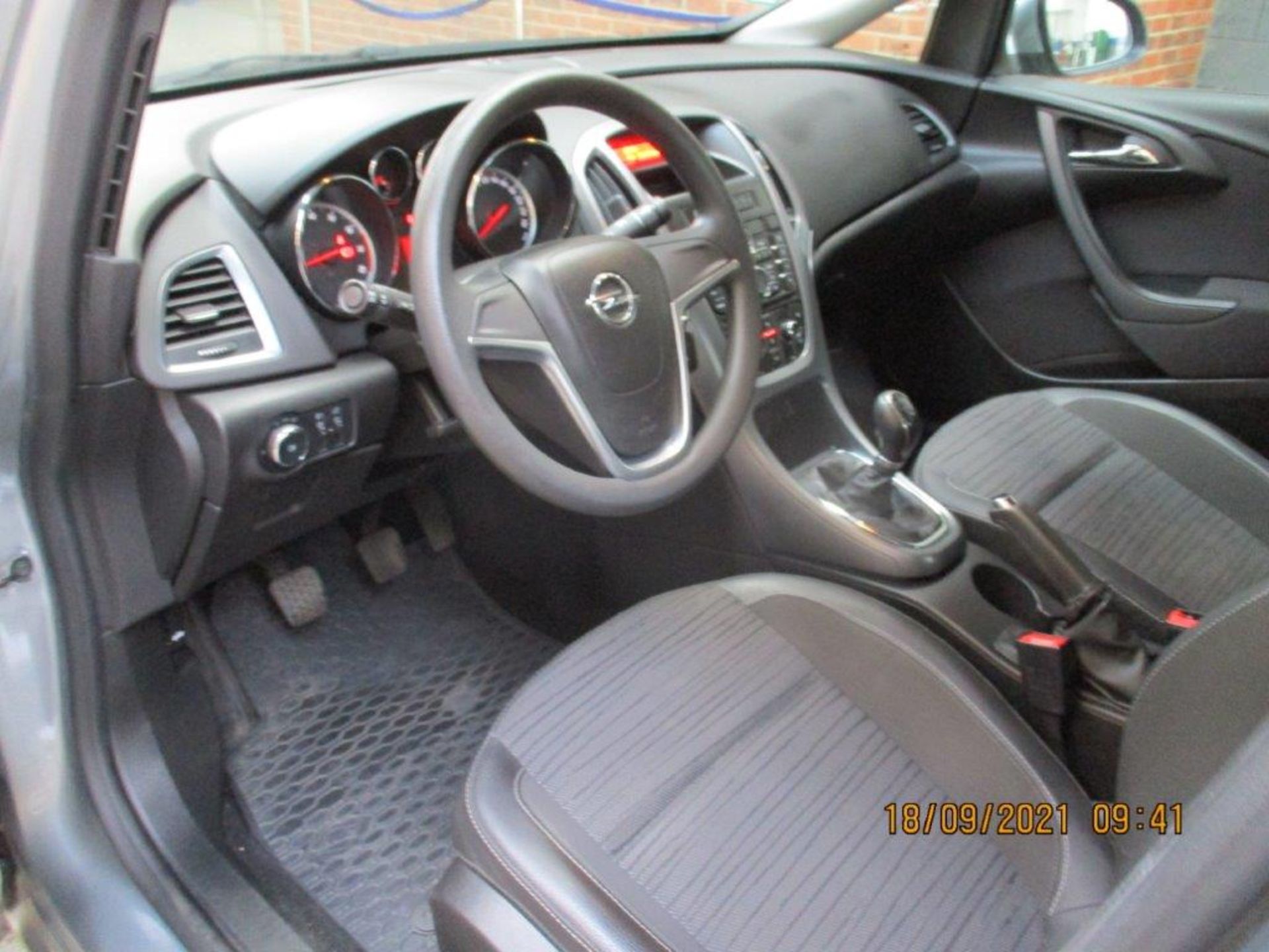 15 15 Opel Astra LHD - Image 16 of 20