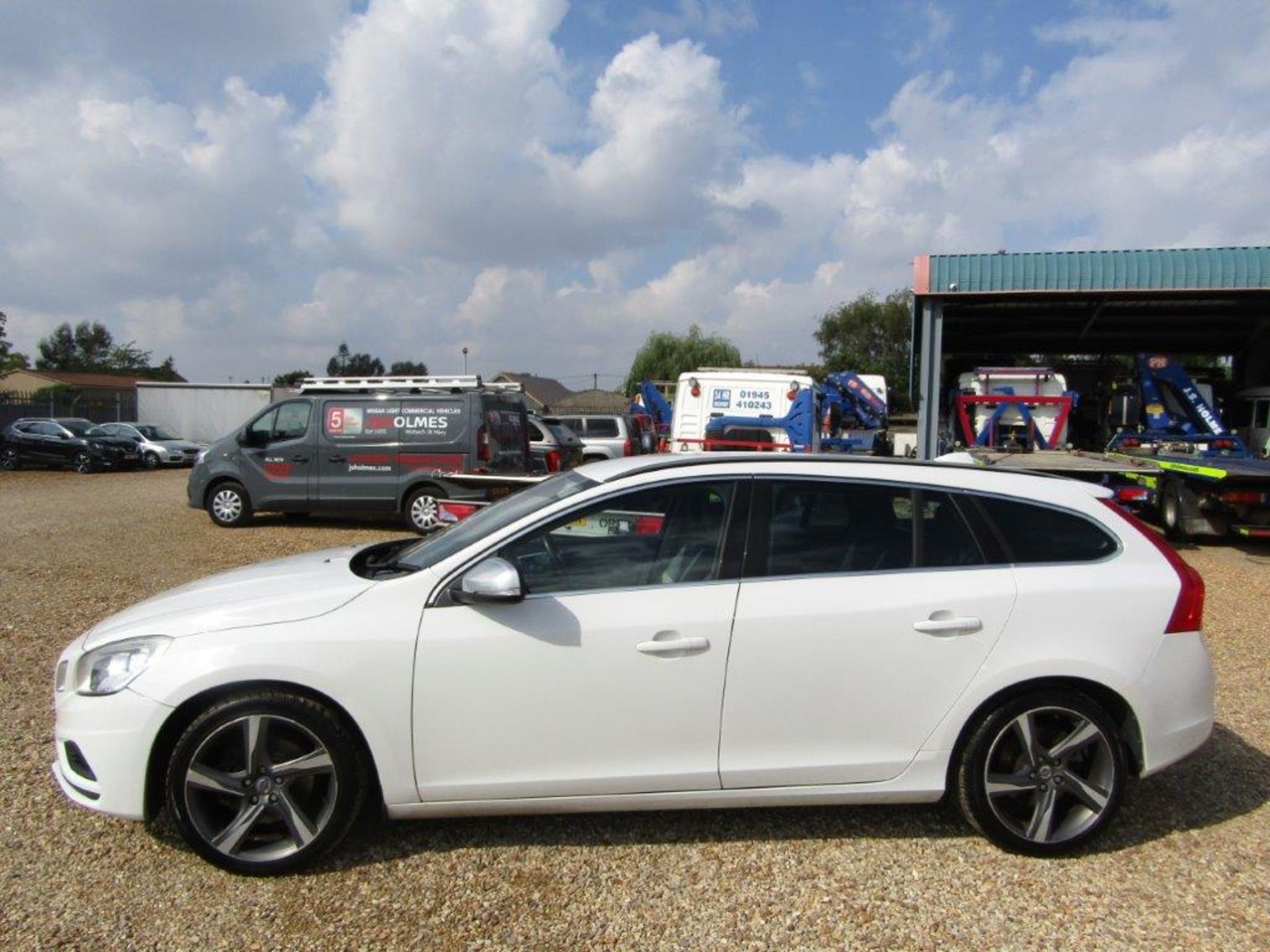 12 12 Volvo V60 R-Design Drive - Image 2 of 21