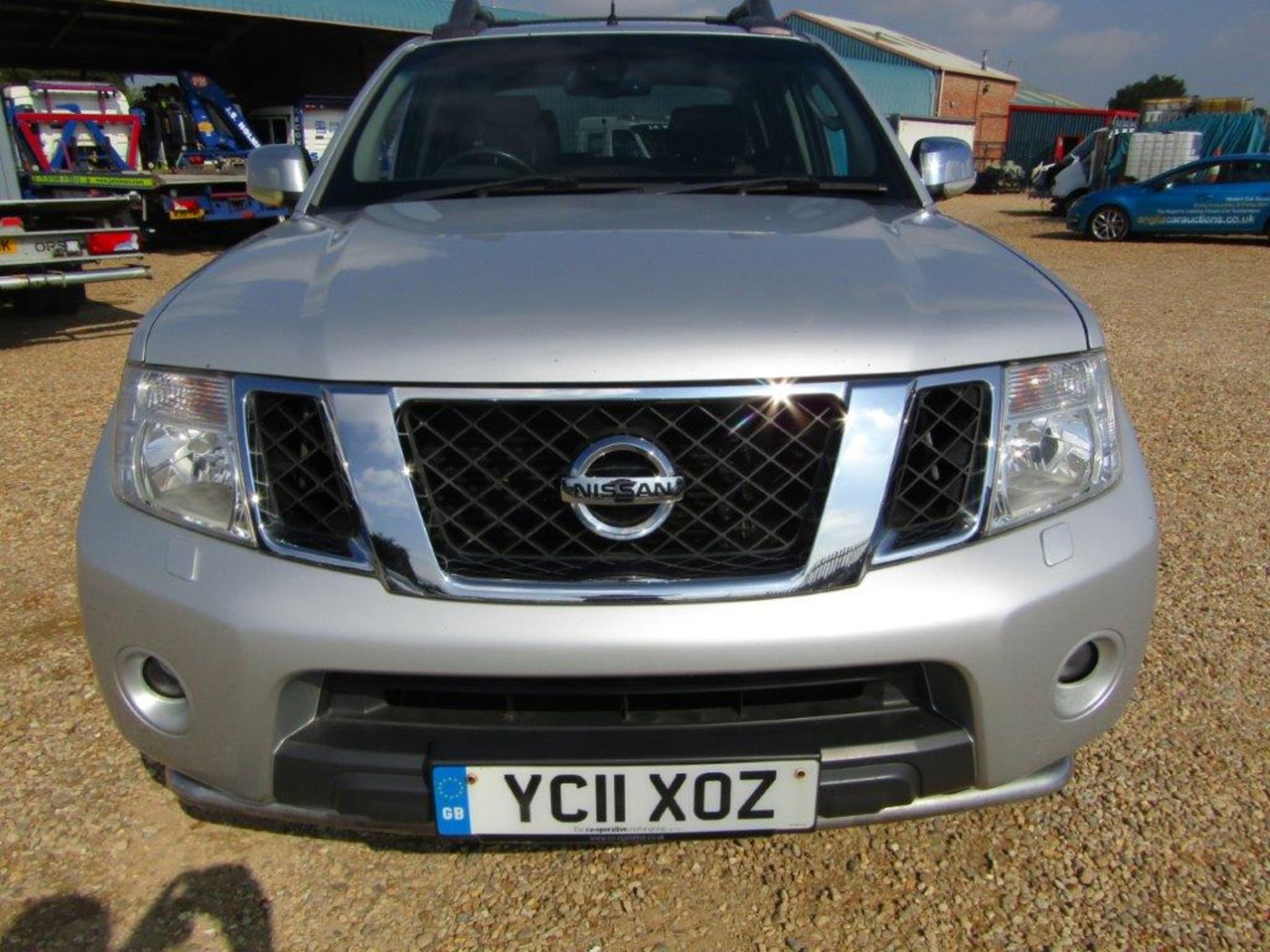 11 11 Nissan Navara Tekna D/C - Image 4 of 31