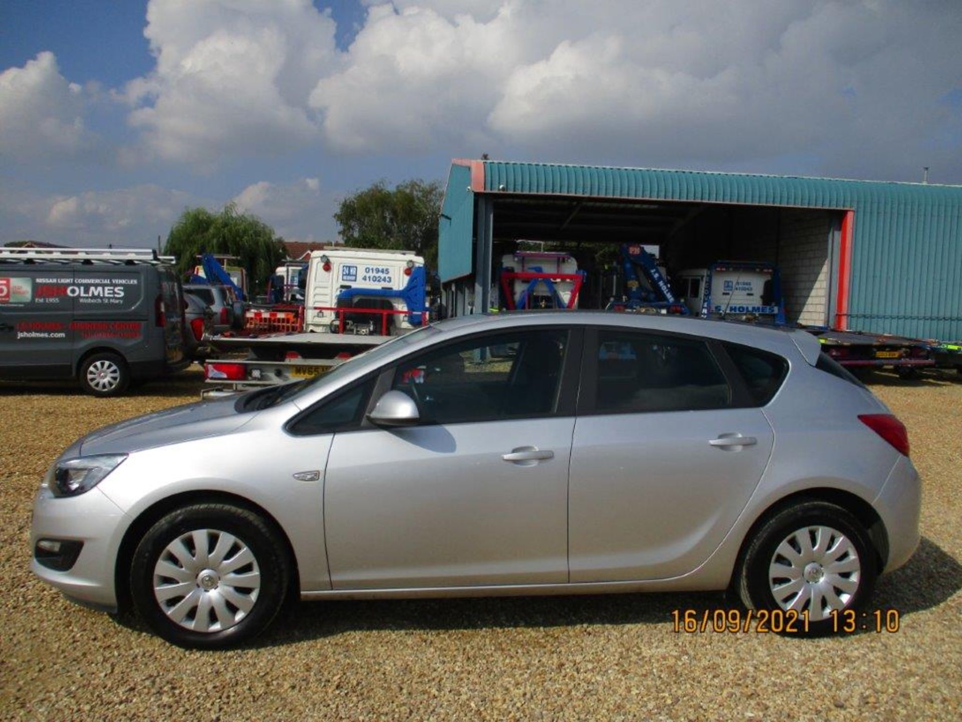 63 13 Vauxhall Astra Exclusiv - Image 2 of 18