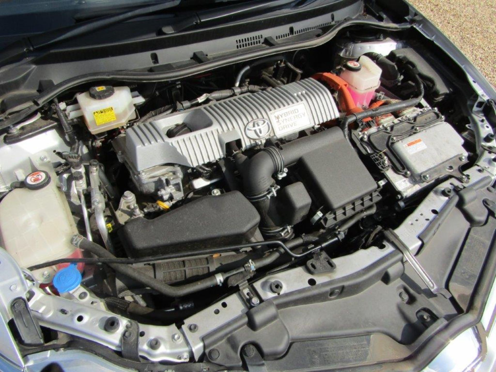 18 18 Toyota Auris Excel HEV - Image 15 of 26