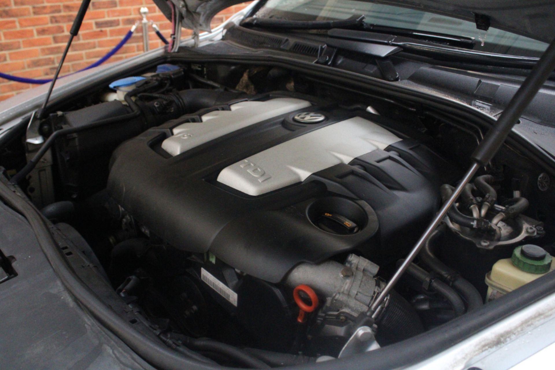 56 06 VW Touareg Altitude V6 TDI - Image 15 of 23