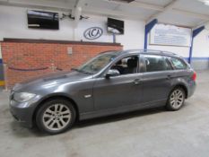 56 06 BMW 318I SE Touring