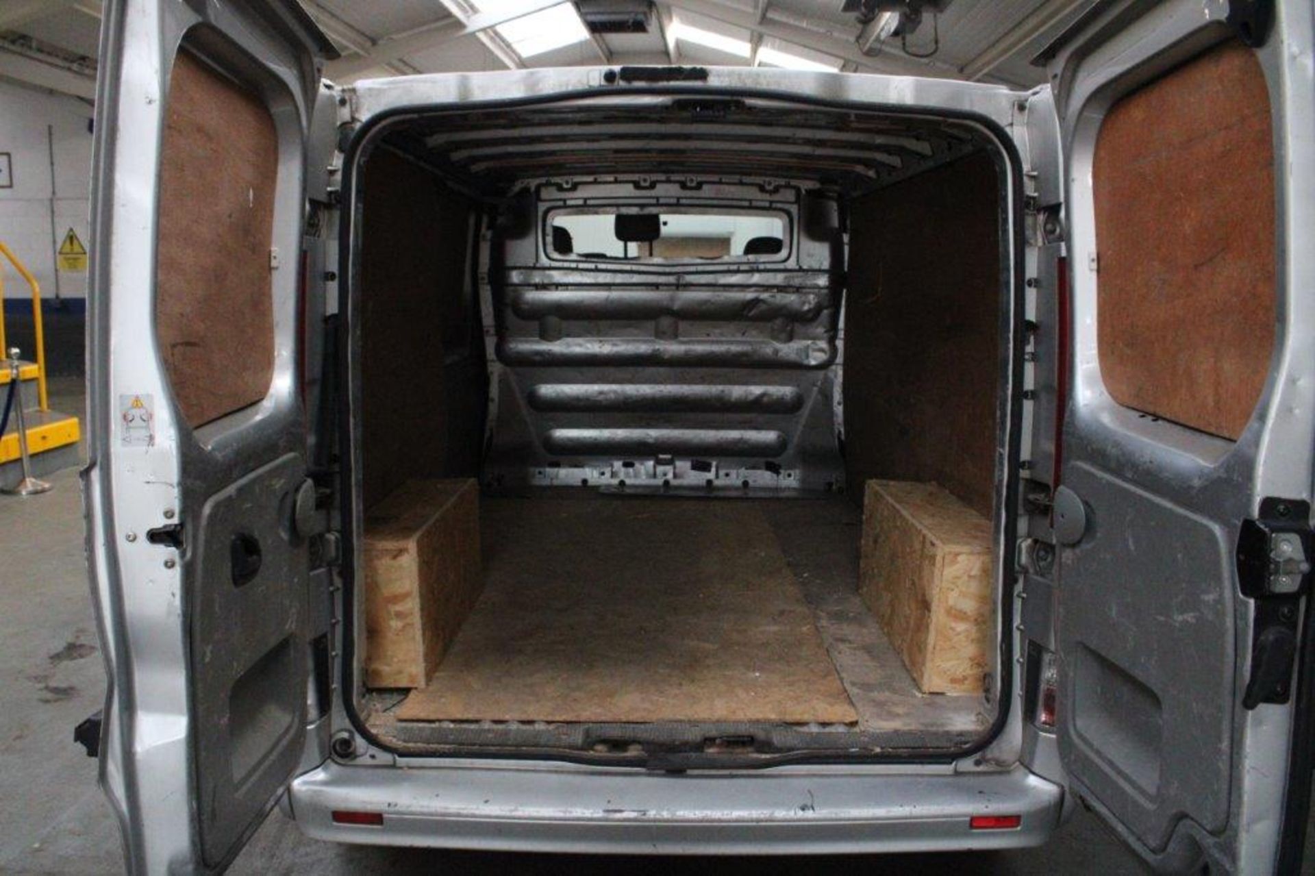 13 13 Vauxhall Vivaro 2900 Sportive - Image 11 of 29