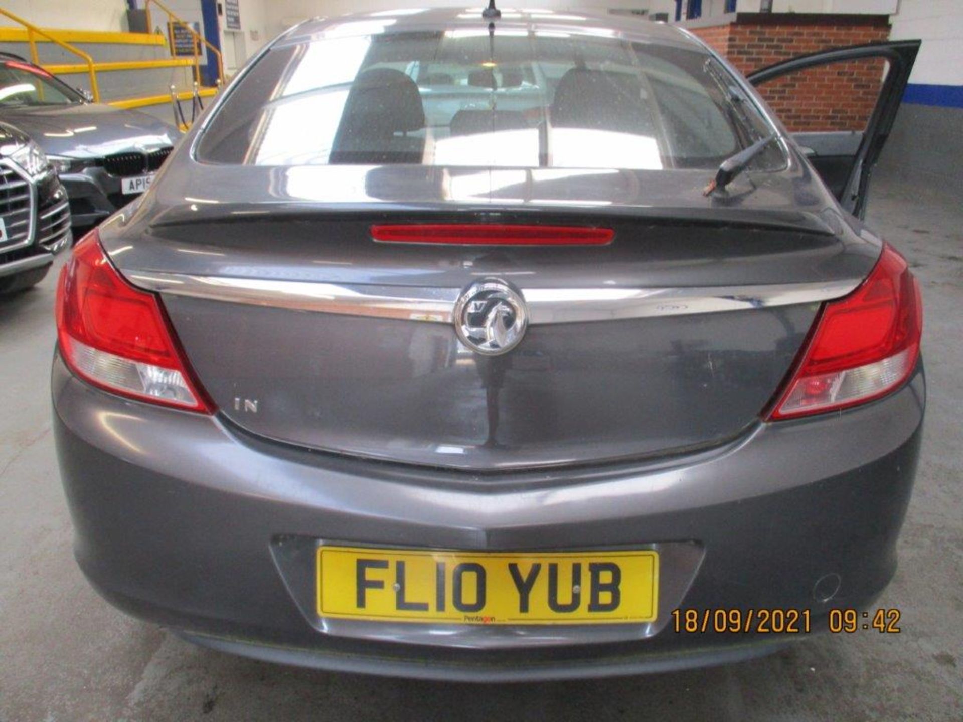 10 10 Vauxhall Insignia Exclusiv - Image 5 of 12