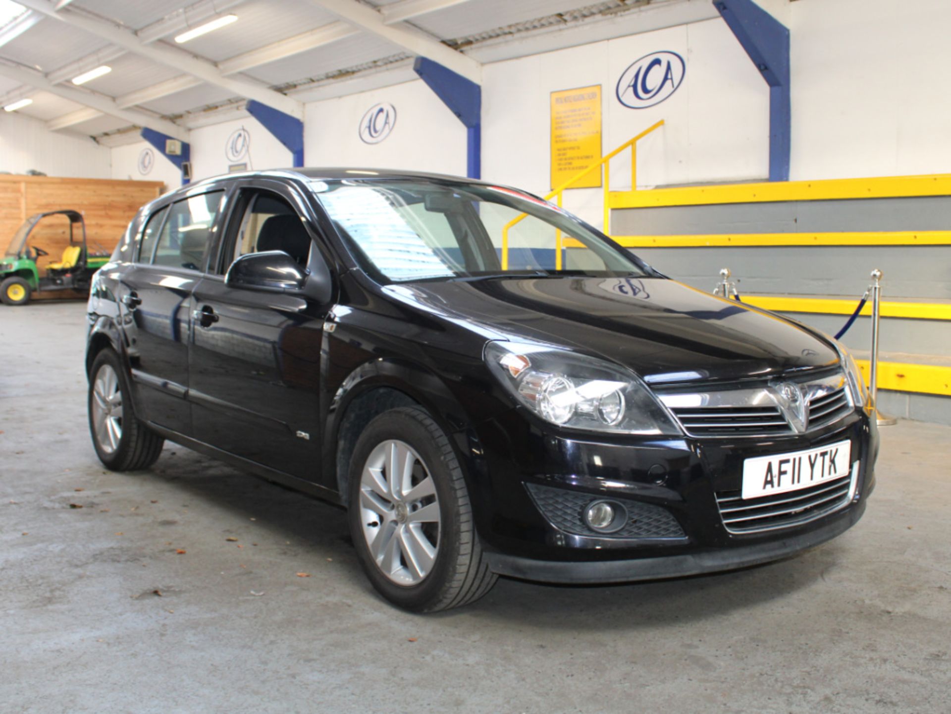 11 11 Vauxhall Astra SXI - Image 7 of 16