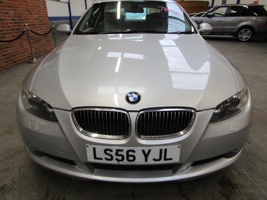 56 06 BMW 330d SE Auto - Image 4 of 27