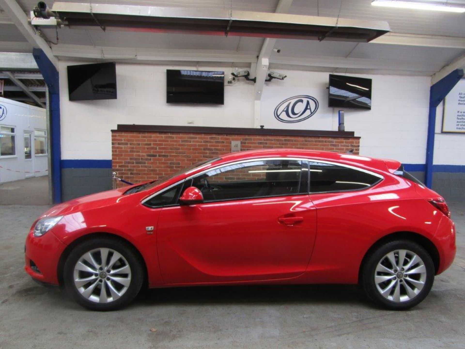 13 13 Vauxhall Astra GTC SRI CDTI - Image 2 of 23