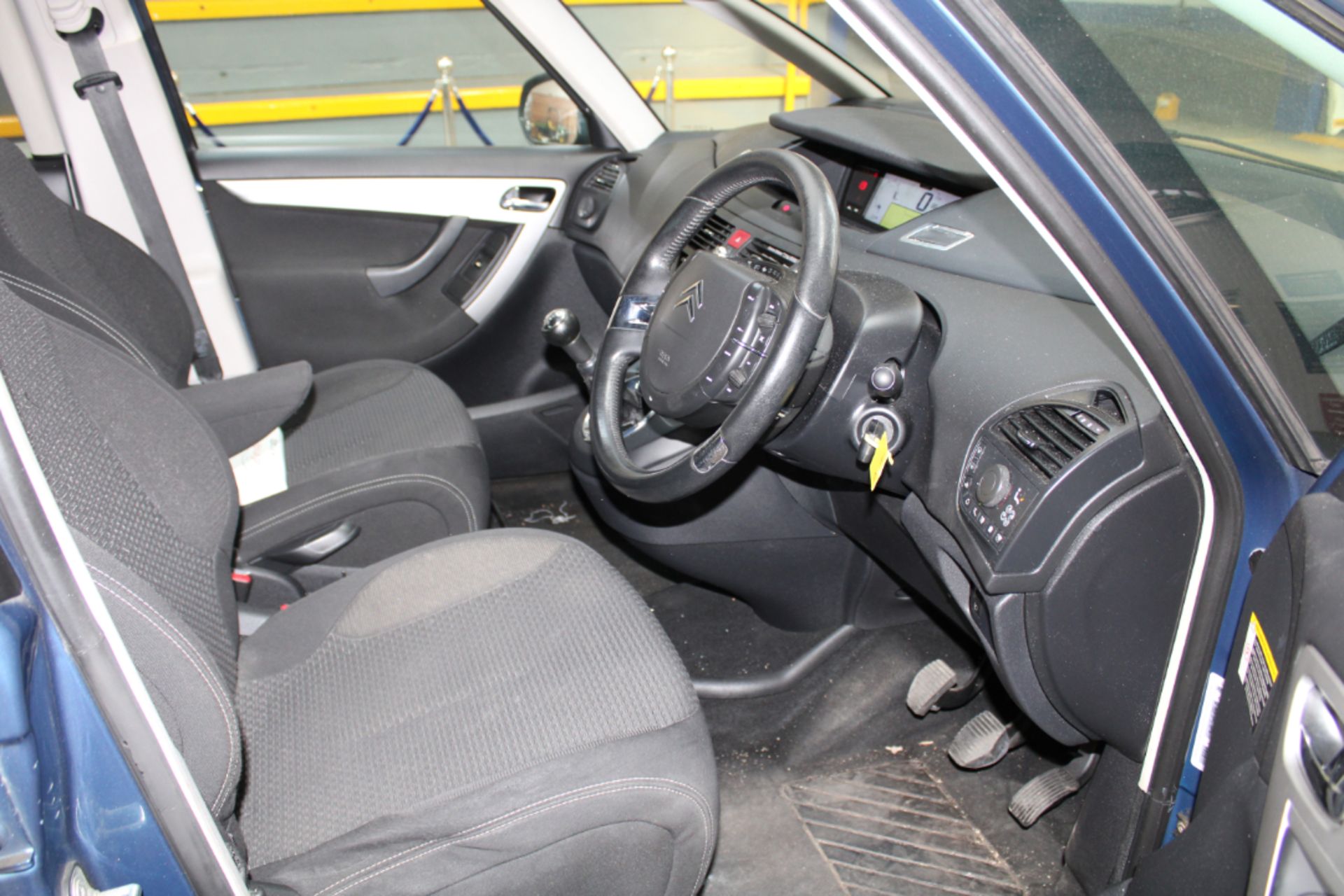 09 09 Citroen C4 Picasso VTR+ - Image 14 of 24