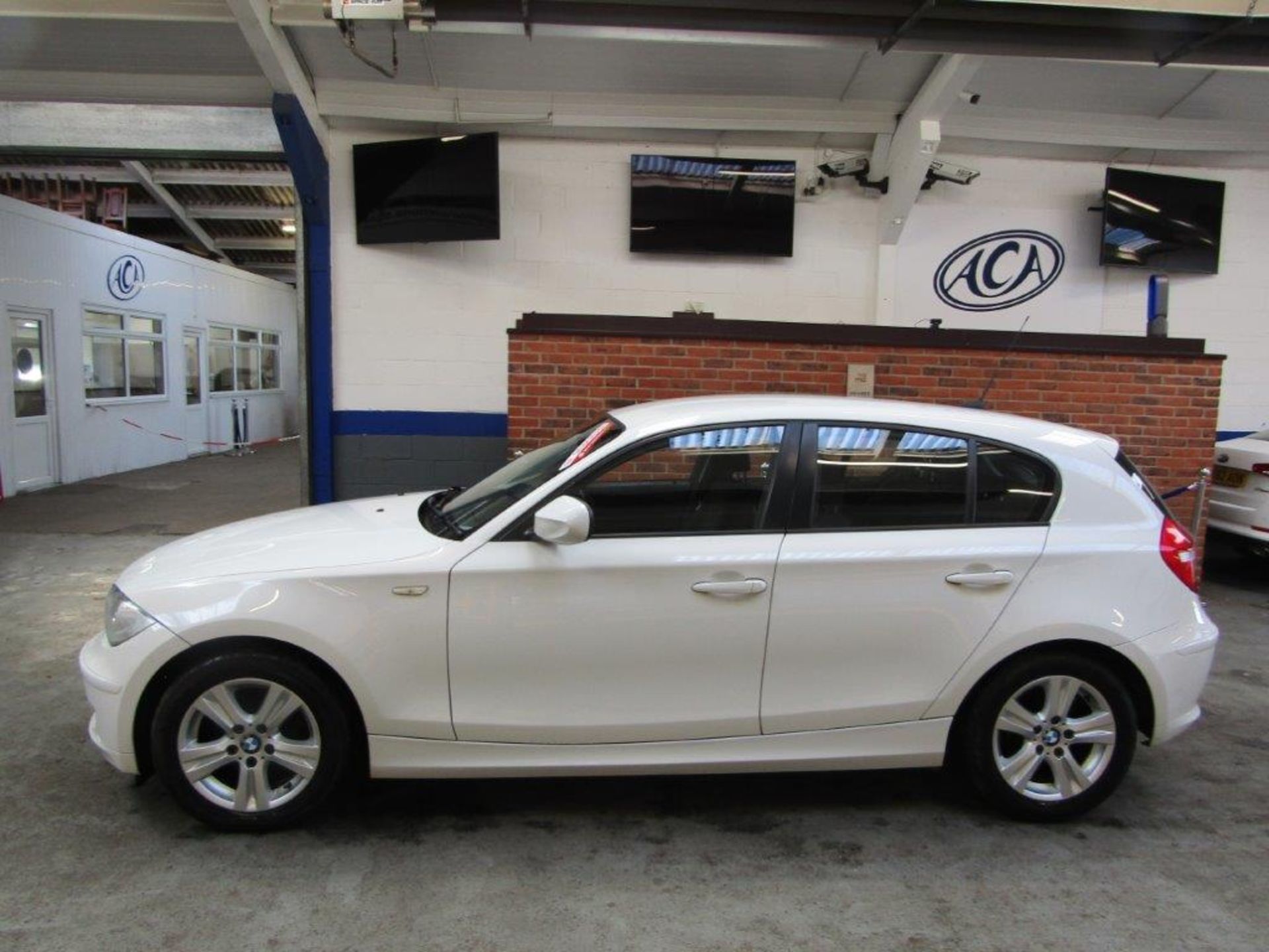 11 11 BMW 120D SE - Image 2 of 22