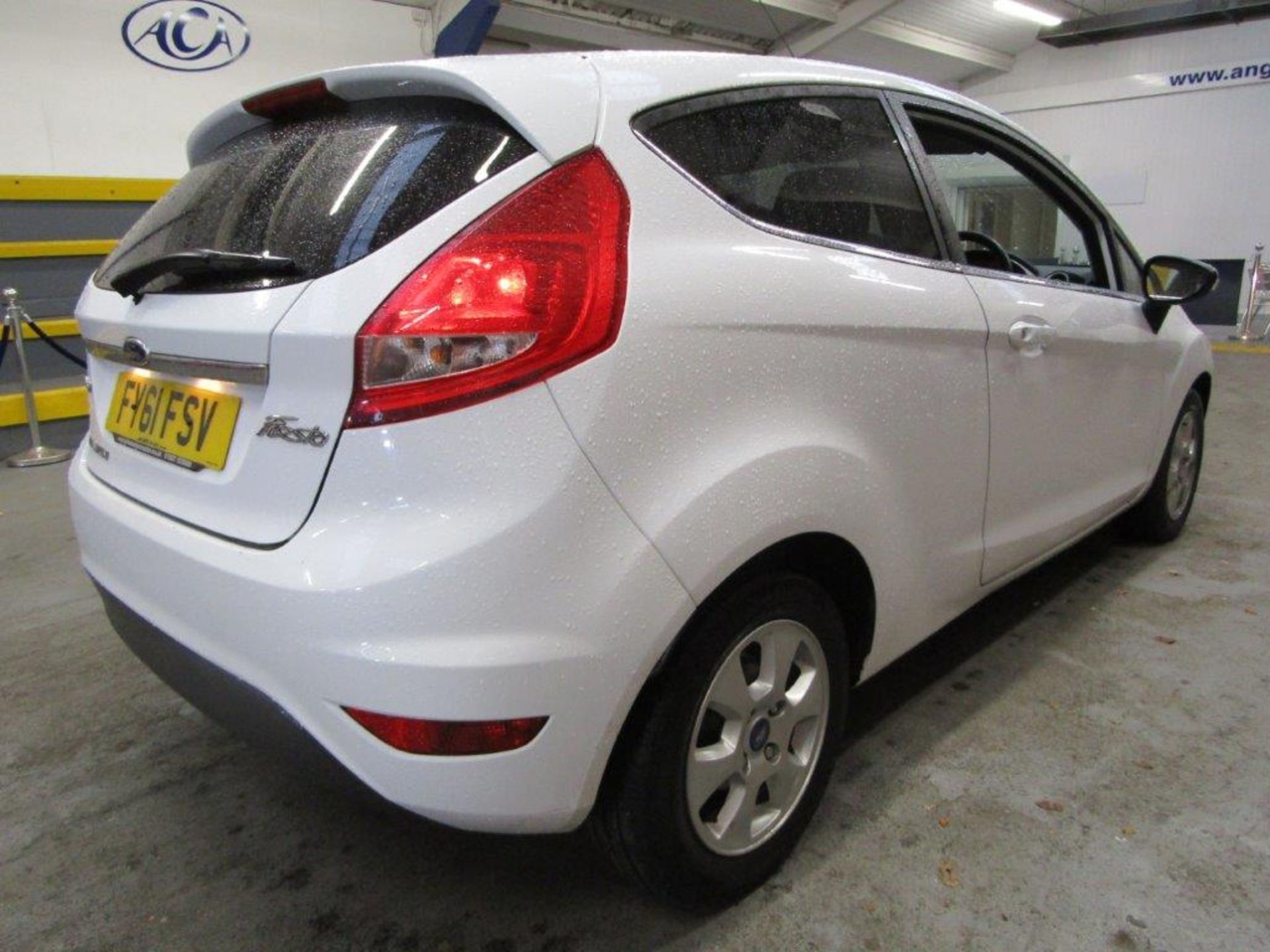 61 11 Ford Fiesta Titanium Econetic - Image 9 of 18