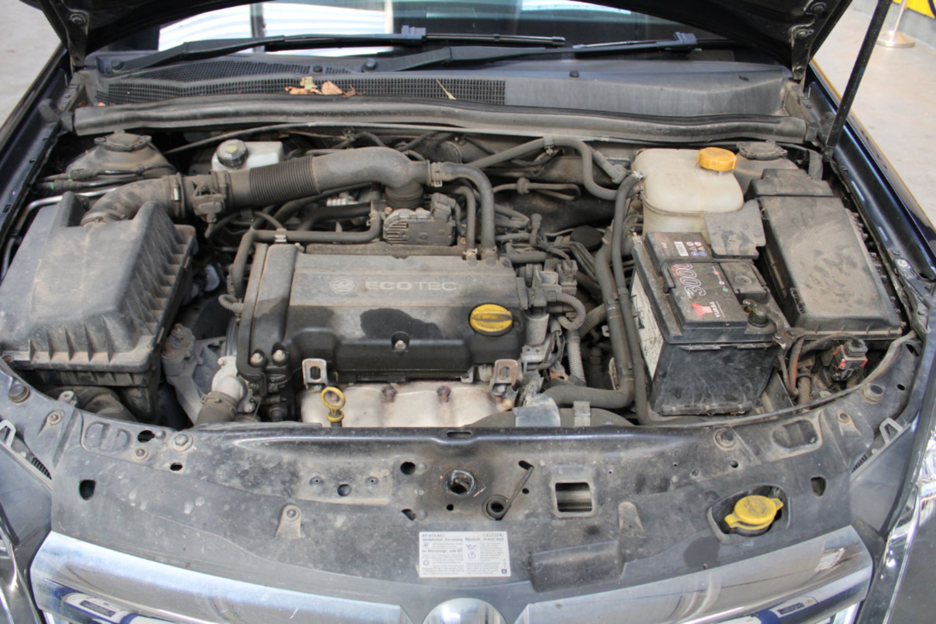 11 11 Vauxhall Astra SXI - Image 8 of 16