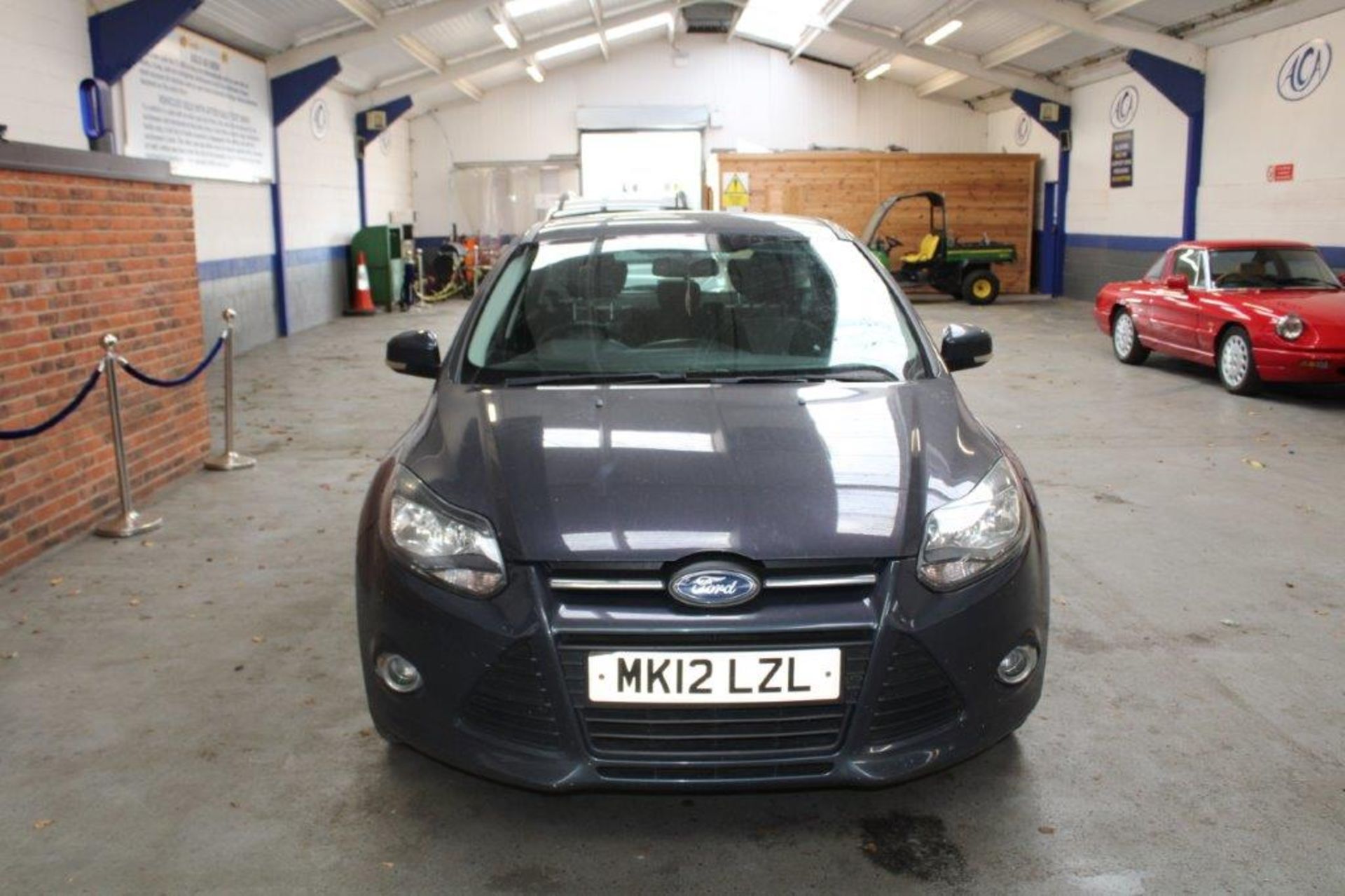 12 12 Ford Focus Zetec 105 - Image 5 of 13